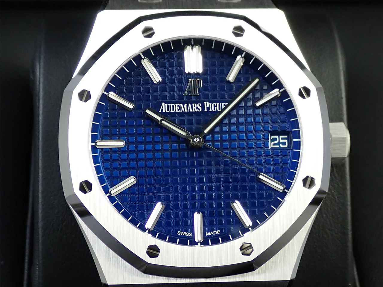 オーデマピゲ ロイヤルオーク Ref.15503BC.OO.1220BC.01 ホワイトゴールド ブルー文字盤 - Image 3