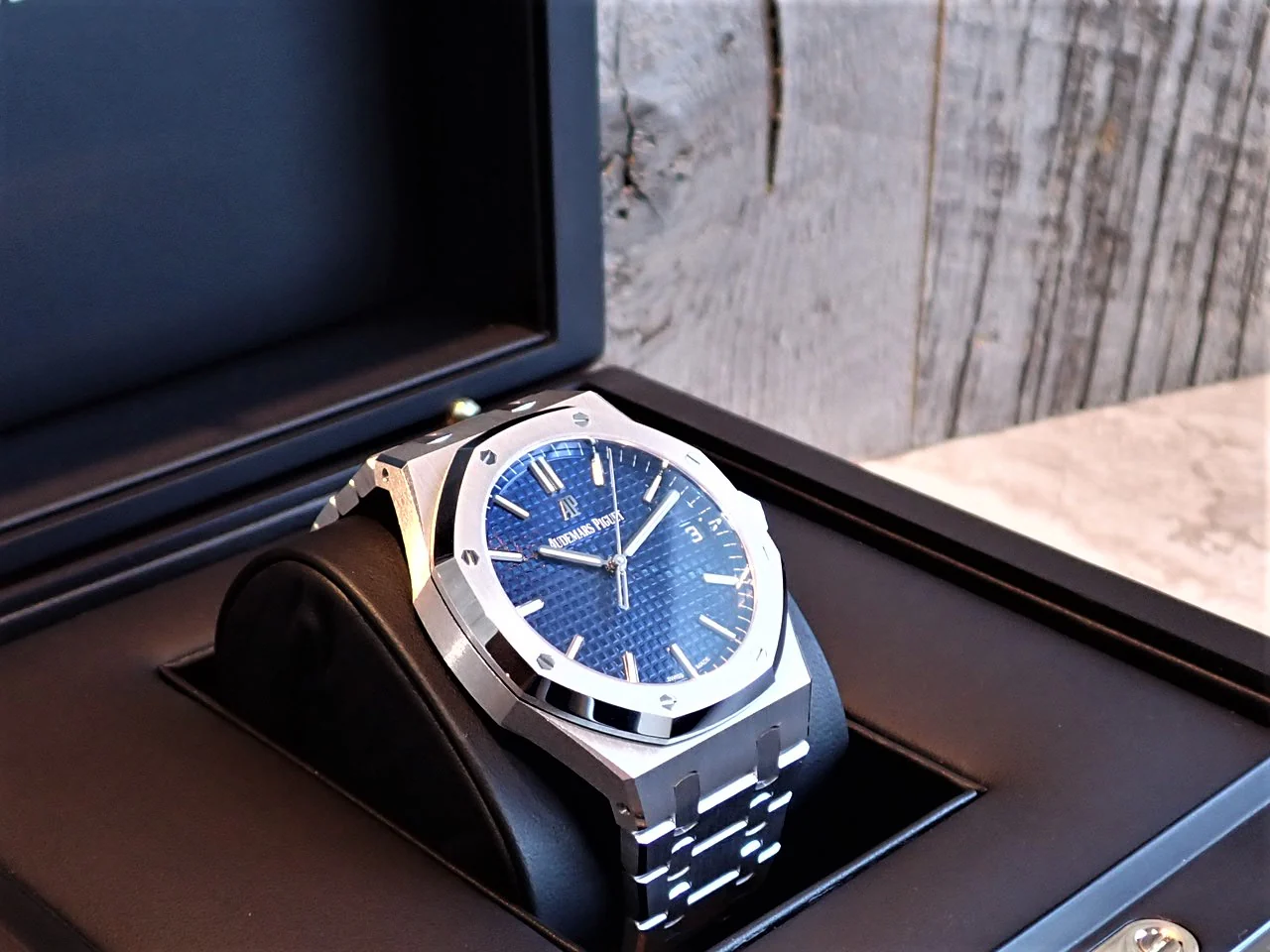 オーデマピゲ ロイヤルオーク Ref.15503BC.OO.1220BC.01 ホワイトゴールド ブルー文字盤 未使用 085U255Y - Image 10