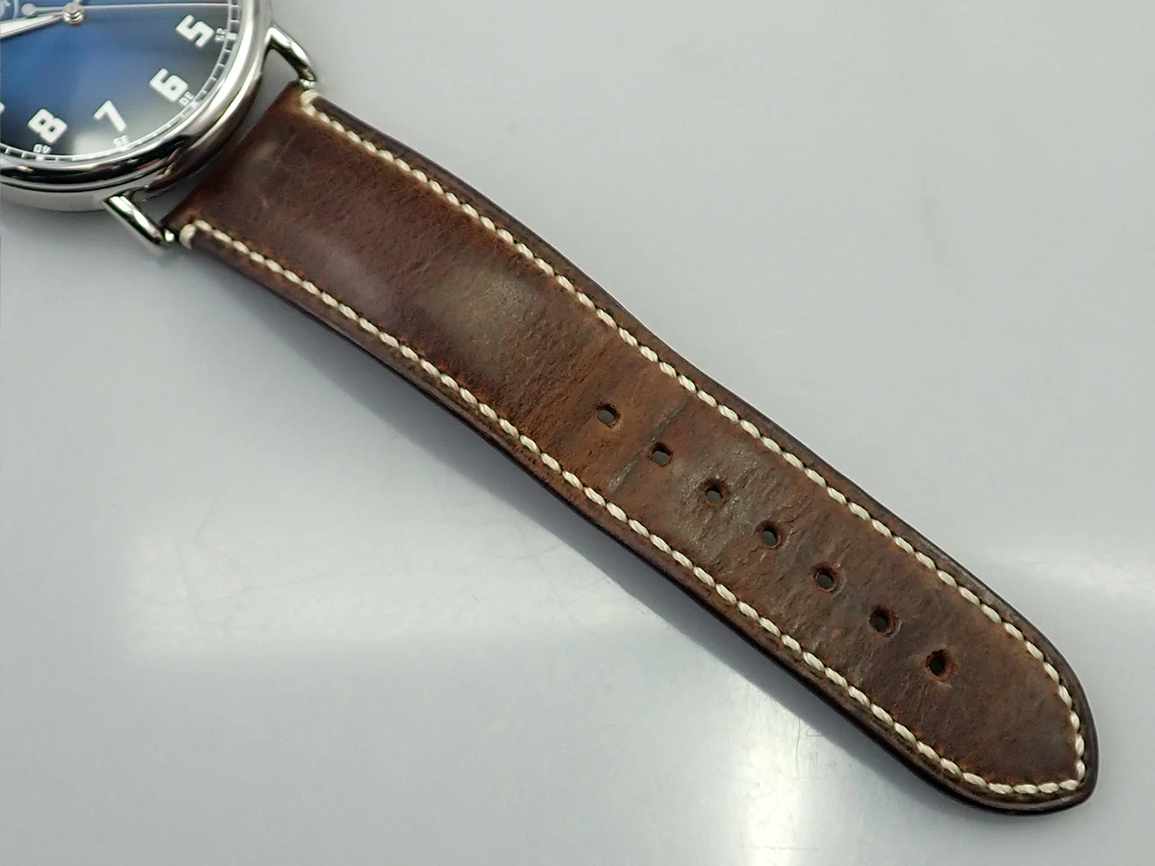 H.モーザー ヘリテージ・センターセコンド　ファンキーブルー Ref.8200-1201 ファンキーブルー フュメ文字盤 中古 10ZMS2LT - Image 9