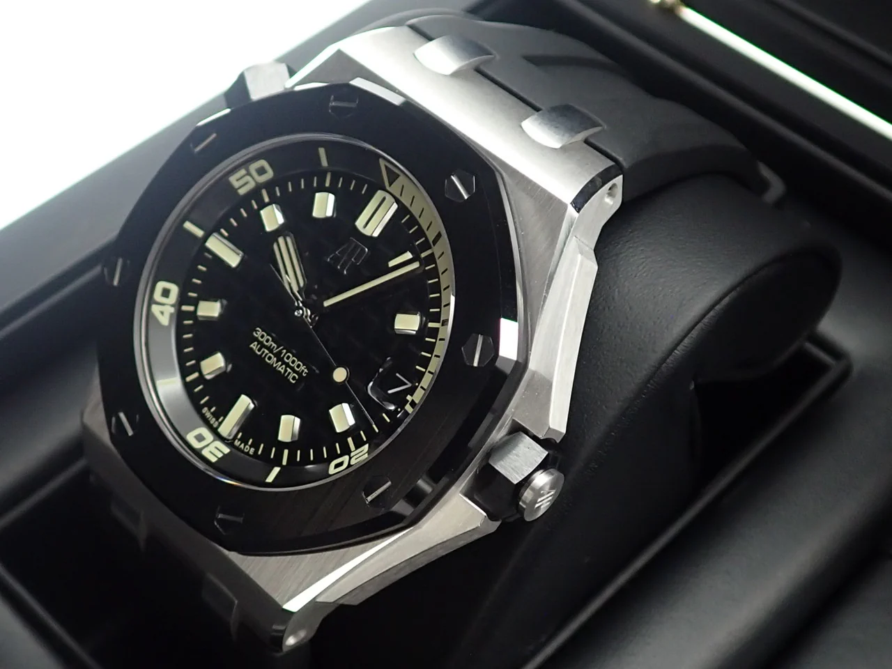 オーデマピゲ ロイヤルオーク オフショア ダイバー Ref.15720CN.OO.A002CA.01 ホワイトゴールド ブラック文字盤 - Image 5