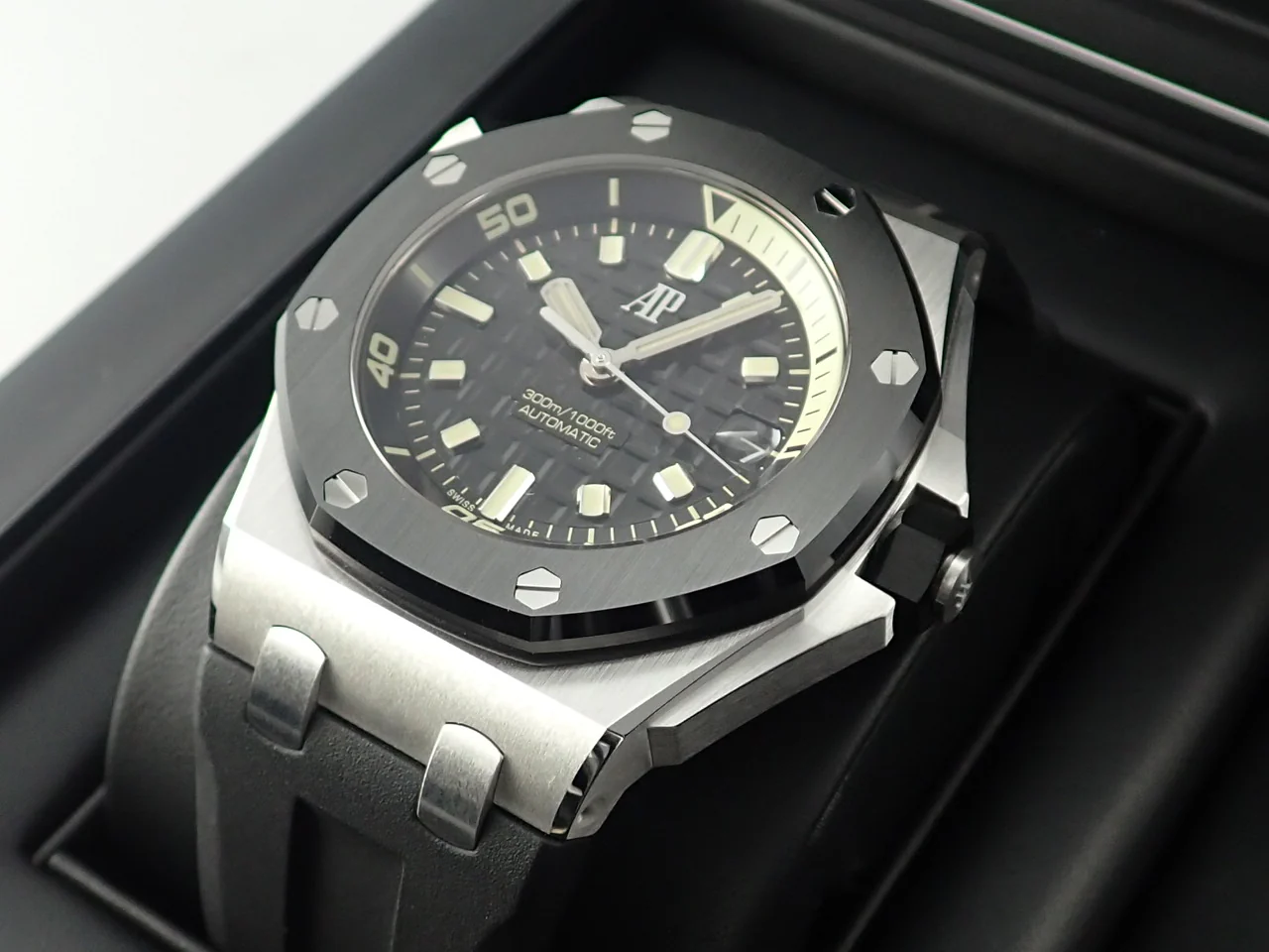 オーデマピゲ ロイヤルオーク オフショア ダイバー Ref.15720CN.OO.A002CA.01 ホワイトゴールド ブラック文字盤 - Image 6