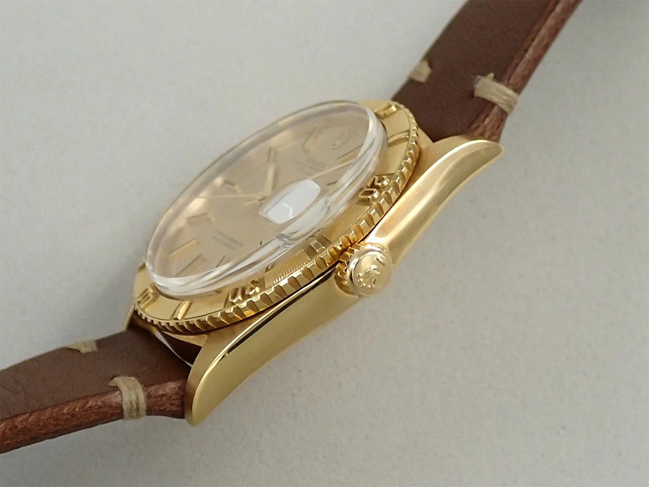 ロレックス デイトジャスト Ref.1625/8 イエローゴールド シャンパンモザイク文字盤 革ベルト - Image 4
