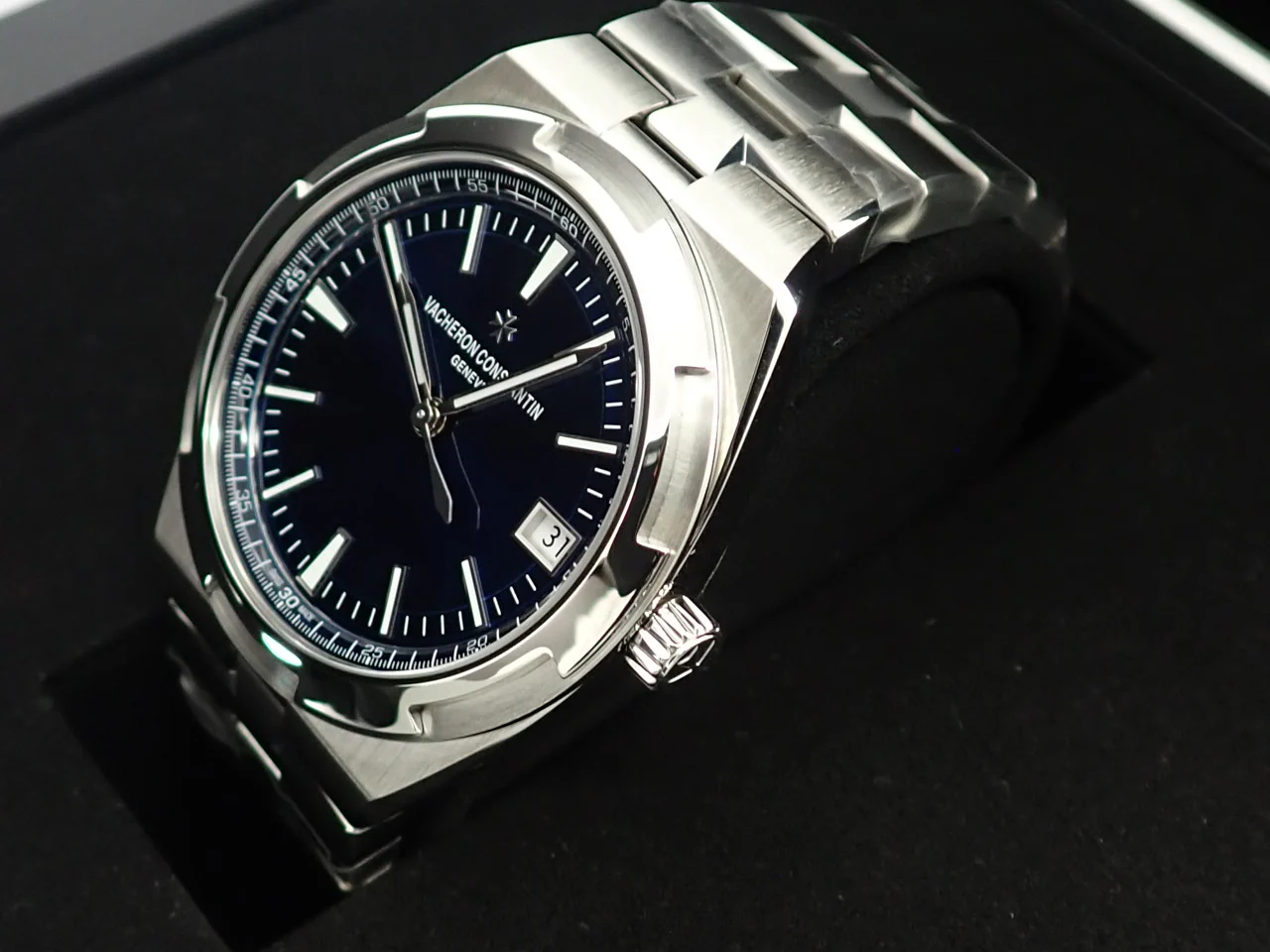 ヴァシュロンコンスタンタン オーヴァーシーズ Ref.4500V/110A-B128 ブルー文字盤 新品 17S71562 - Image 4