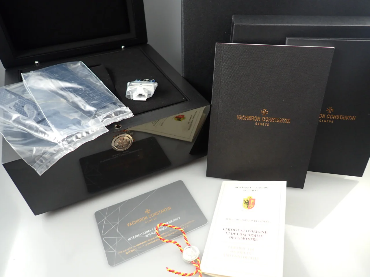 ヴァシュロンコンスタンタン オーヴァーシーズ Ref.4500V/110A-B128 ブルー文字盤 新品 17S71562 - Image 8