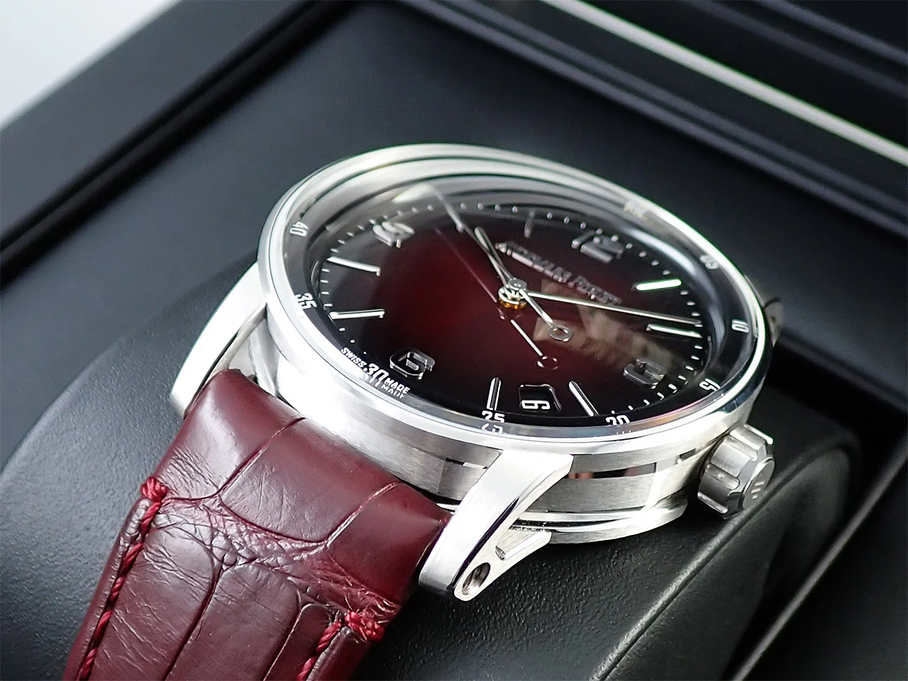 オーデマピゲ CODE 11.59 バイ オーデマ ピゲ Ref.15210BC.OO.A068CR.01 ホワイトゴールド スモークバーガンディラッカー文字盤 - Image 6