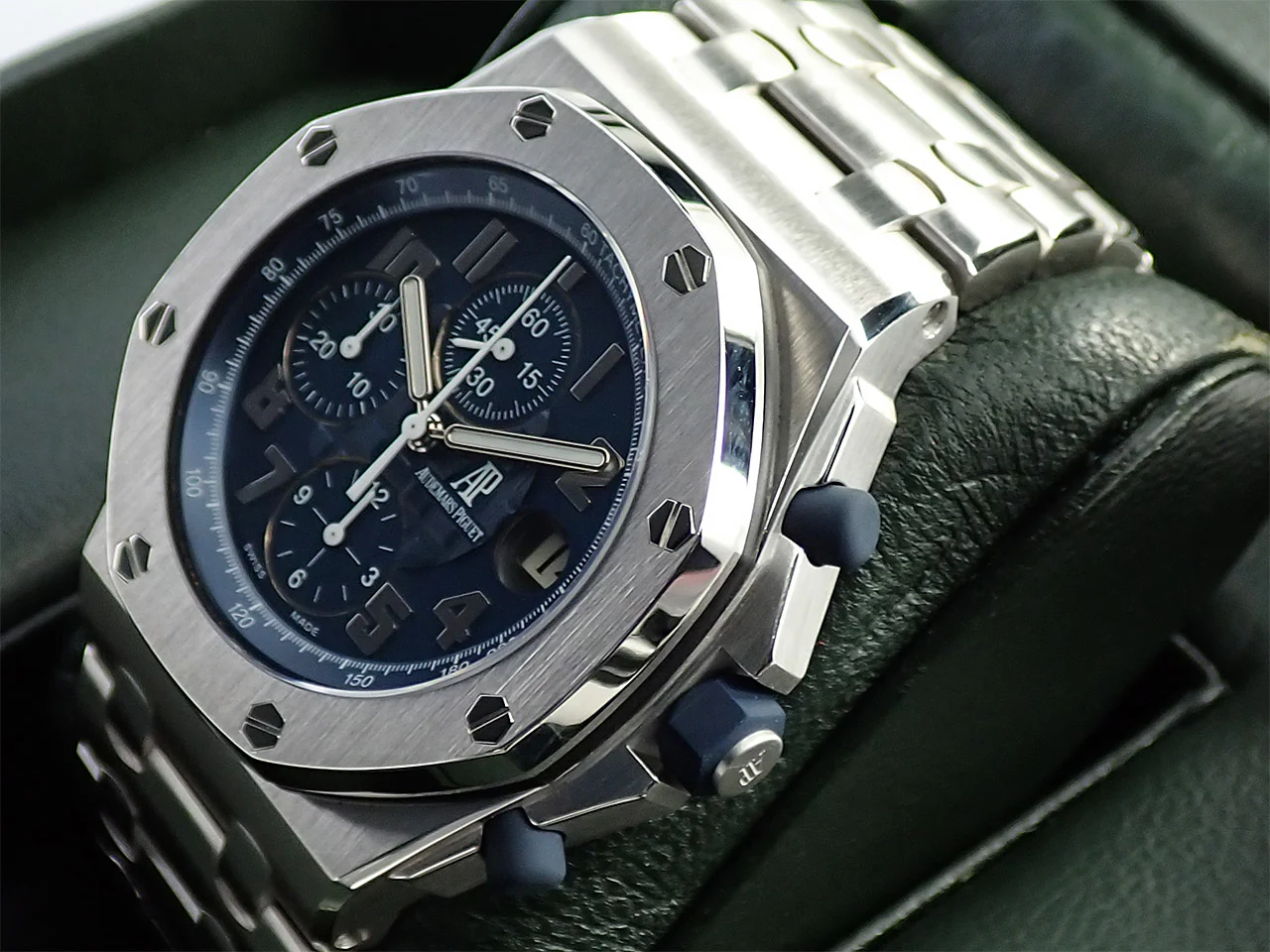 オーデマピゲ ロイヤルオーク オフショア クロノグラフ Ref.26089BC.OO.1000BC.01 ホワイトゴールド ブルー文字盤 - Image 5