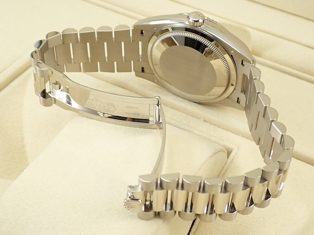 ロレックス デイデイト36 Ref.128239 ホワイトゴールド パヴェダイヤモンド文字盤 - Image 8