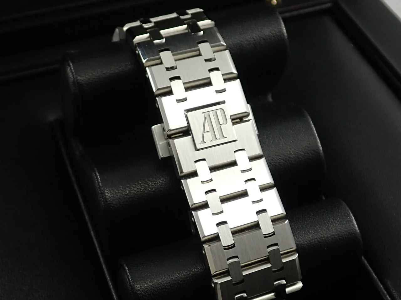 オーデマピゲ ロイヤルオーク Ref.15500ST.OO.1220ST.03 ステンレススチール ブラック文字盤 - Image 8