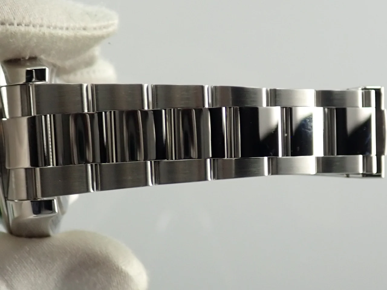 ロレックス ミルガウス Ref.116400GV ステンレススチール ブラック文字盤 - Image 9