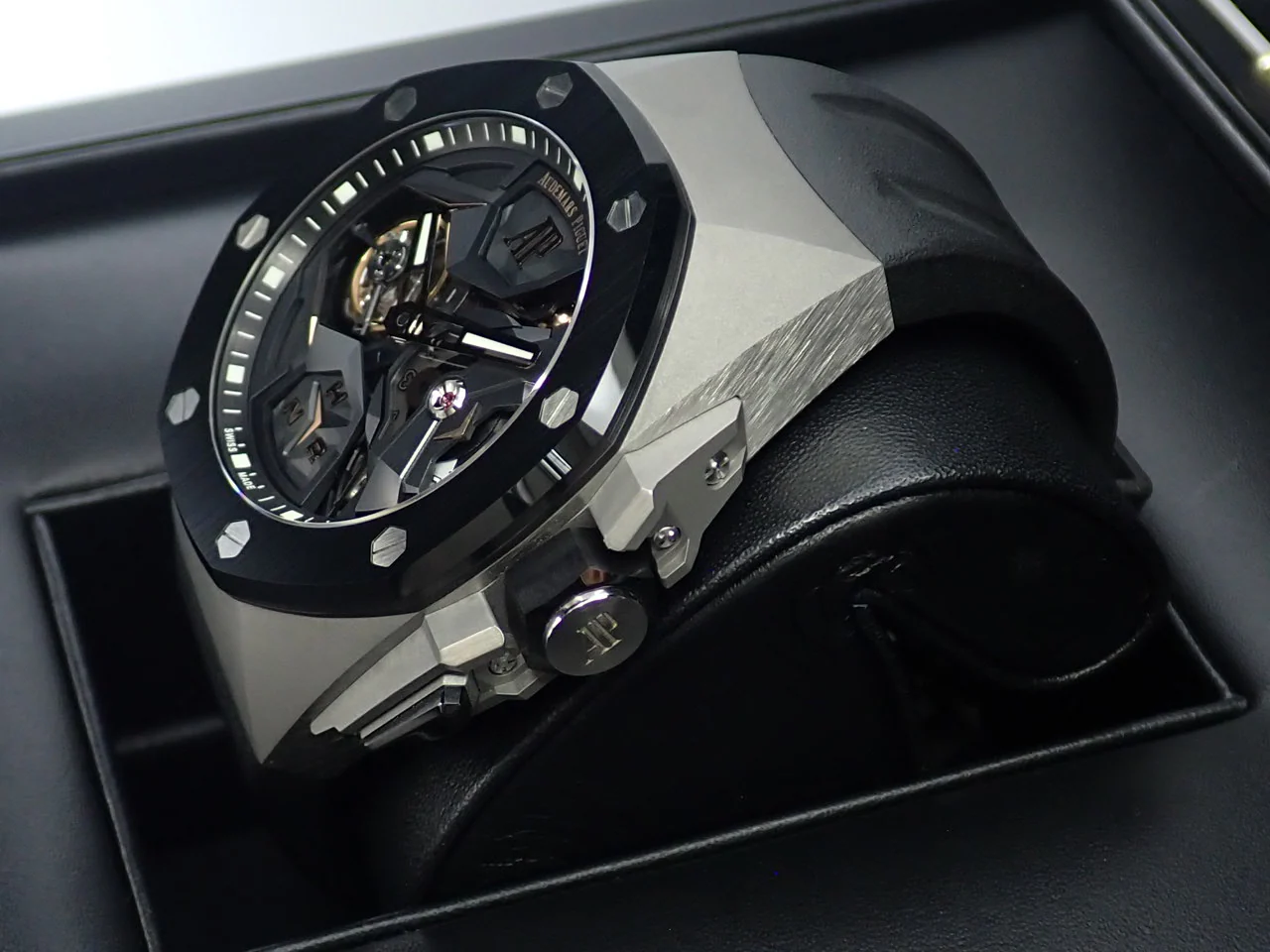 オーデマピゲ ロイヤルオーク コンセプト フライング トゥールビヨン GMT Ref.26589IO.OO.D002CA.01 チタン ブラック文字盤 - Image 5