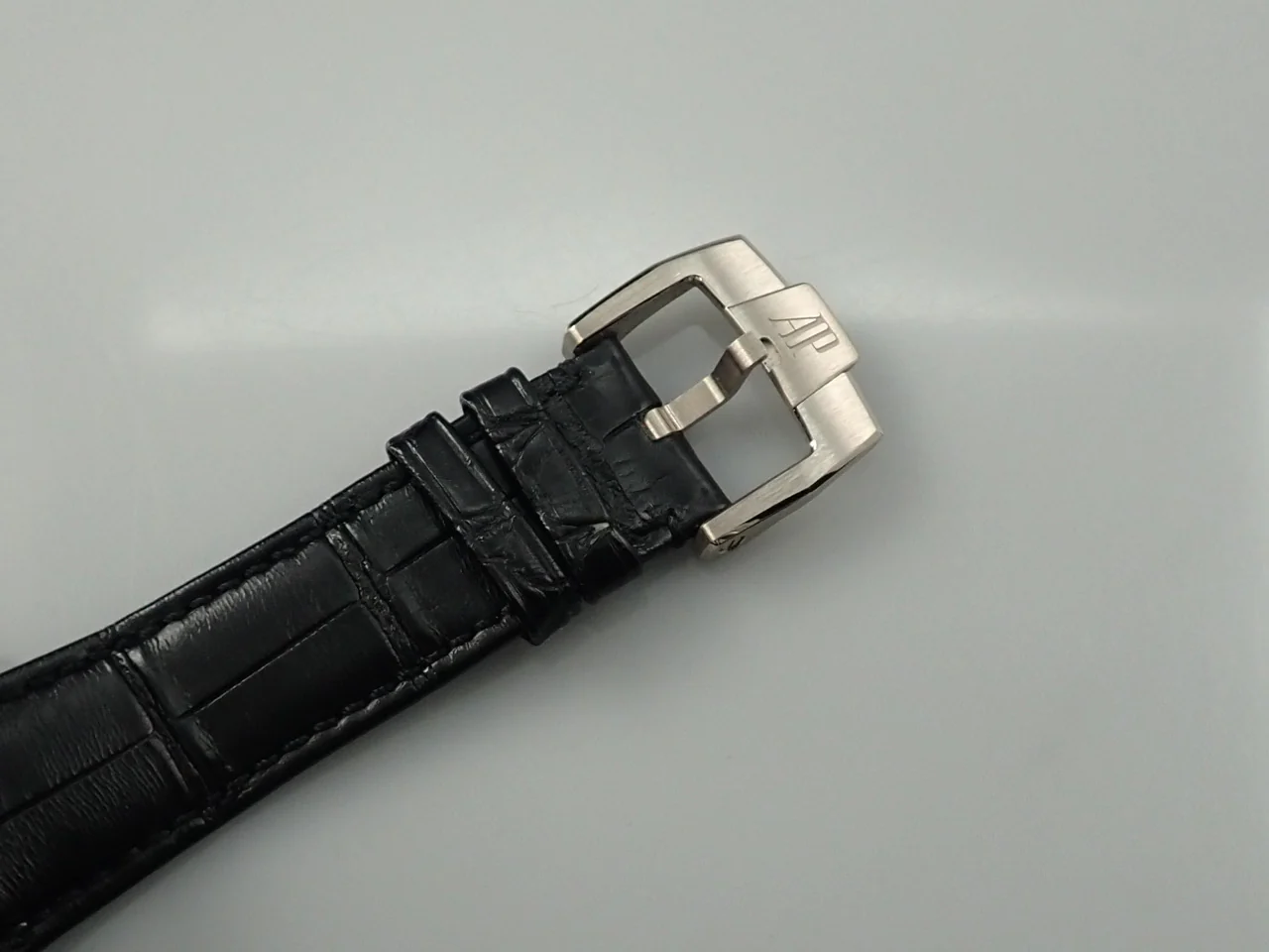 オーデマピゲ CODE 11.59 バイ オーデマ ピゲ クロノグラフ Ref.26393BC.OO.A002CR.01 ホワイトゴールド ブラックラッカー文字盤 - Image 8