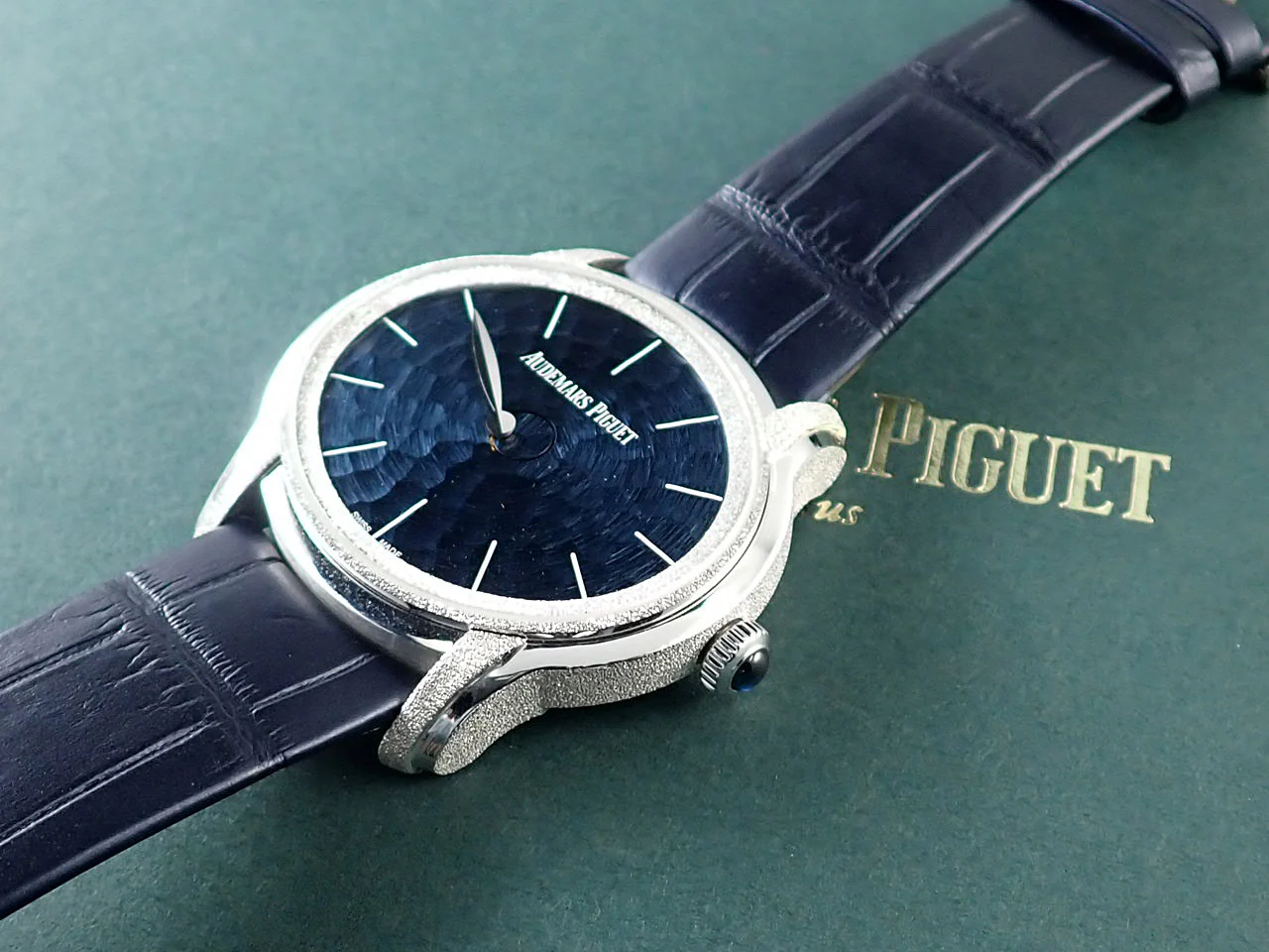 オーデマピゲ ミレネリー フロステッドゴールド フィロソフィーク Ref.77266BC.GG.A326CR.01 ホワイトゴールド ブルー文字盤 - Image 4