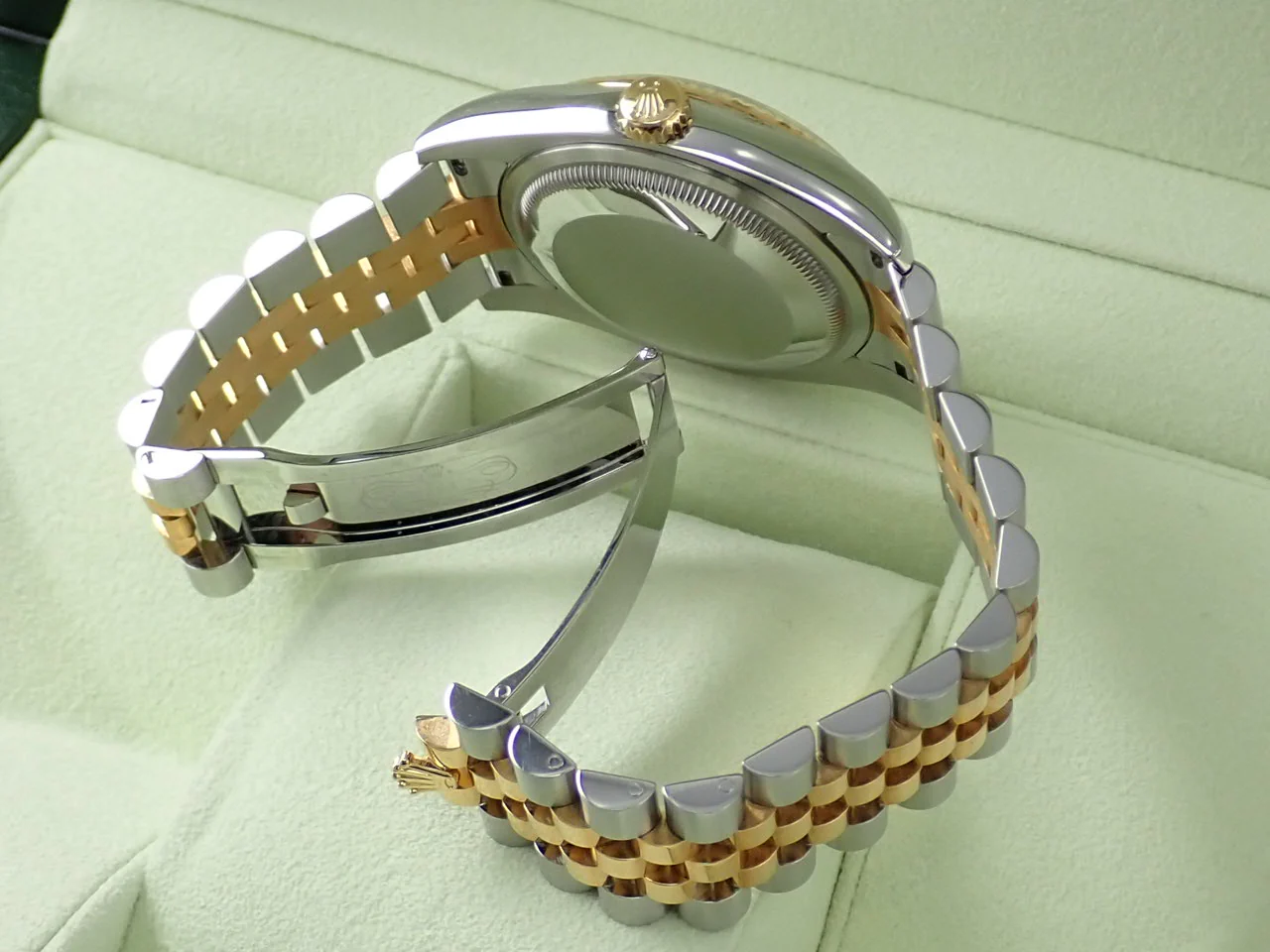 ロレックス デイトジャスト36 Ref.116233 ステンレススチール/イエローゴールド アイボリーピラミッド文字盤 ジュビリーブレスレット - Image 8