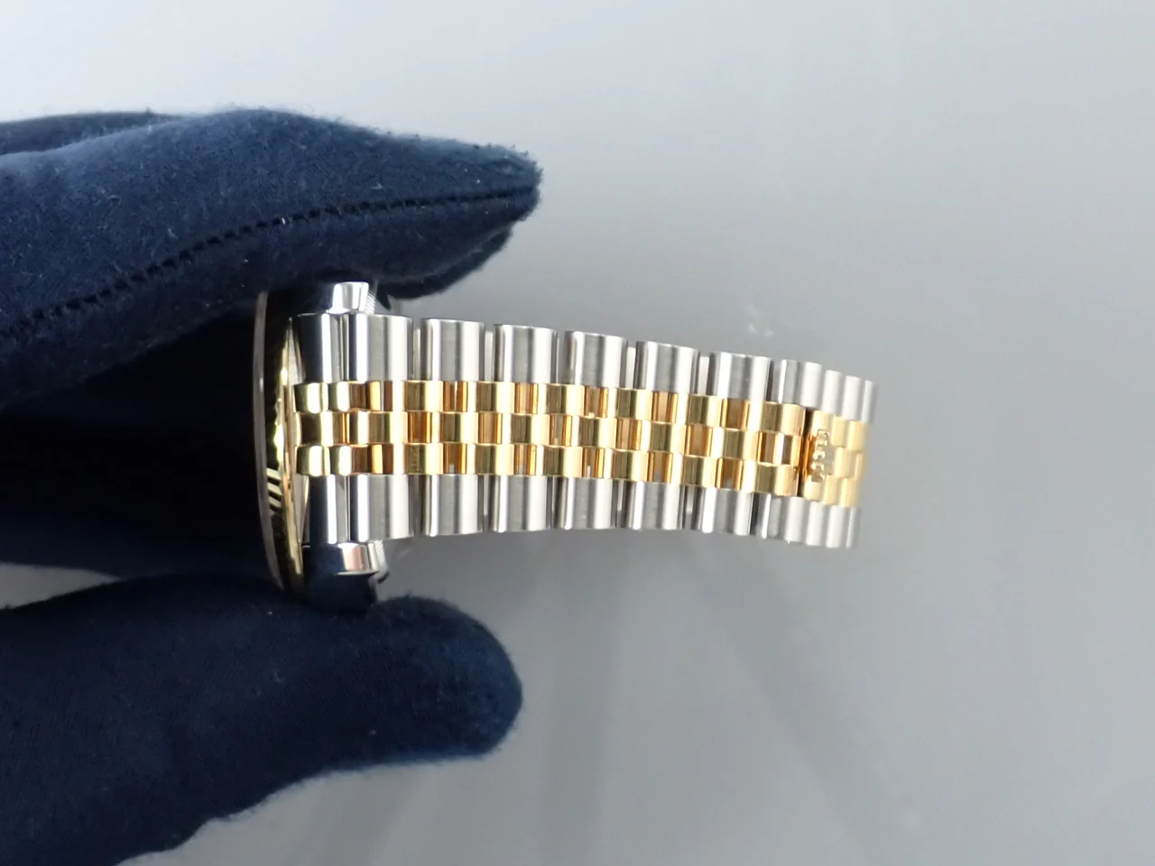 ロレックス デイトジャスト36 Ref.116233 ステンレススチール/イエローゴールド アイボリーピラミッド文字盤 ジュビリーブレスレット - Image 9