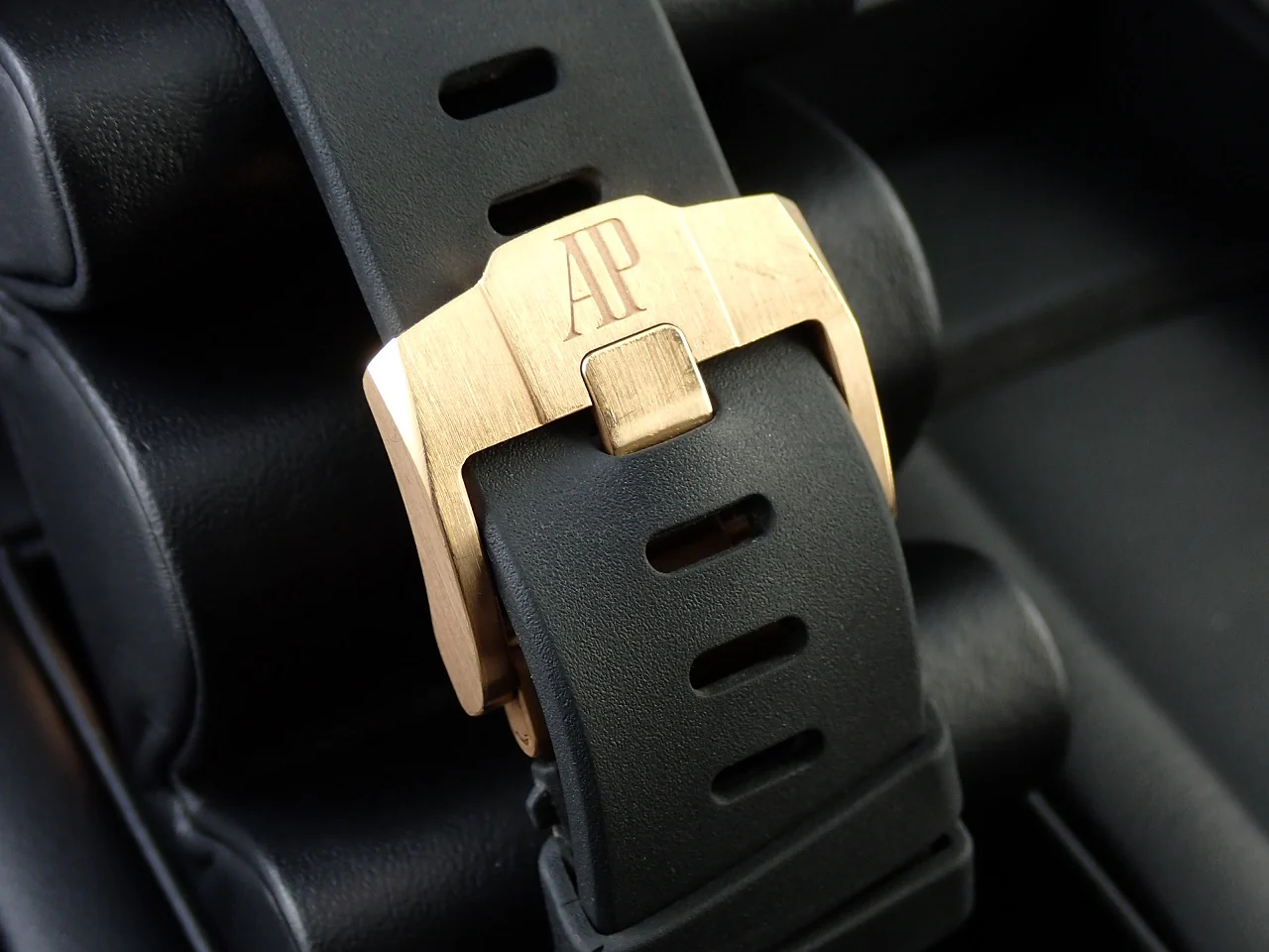 オーデマピゲ ロイヤルオーク オフショア クロノグラフ Ref.26420RO.OO.A002CA.01 ピンクゴールド ブラック文字盤 - Image 8