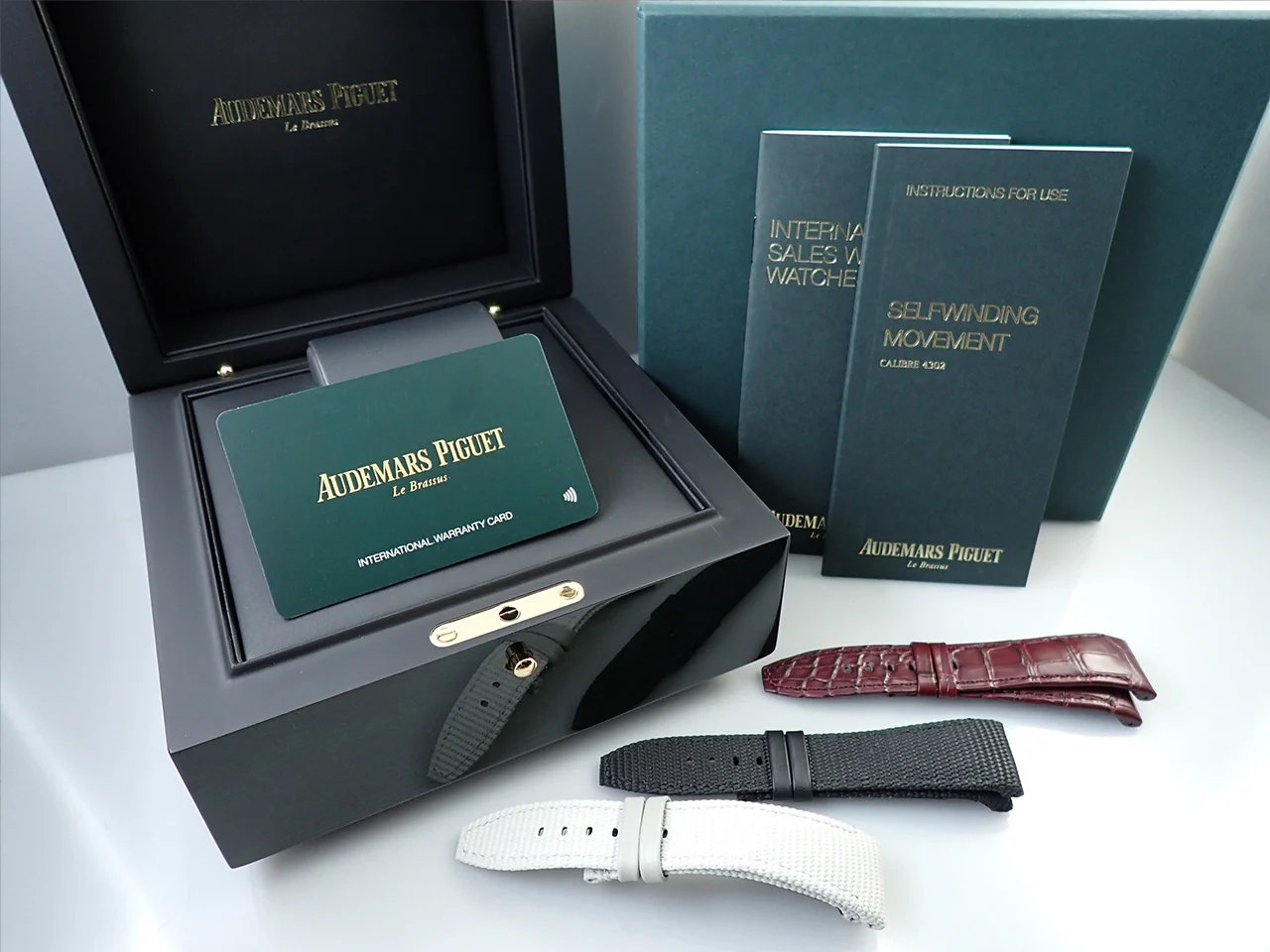 オーデマピゲ CODE 11.59 バイ オーデマ ピゲ Ref.15210BC.OO.A500KB.01 ホワイトゴールド スモークバーガンディーラッカー文字盤 - Image 9