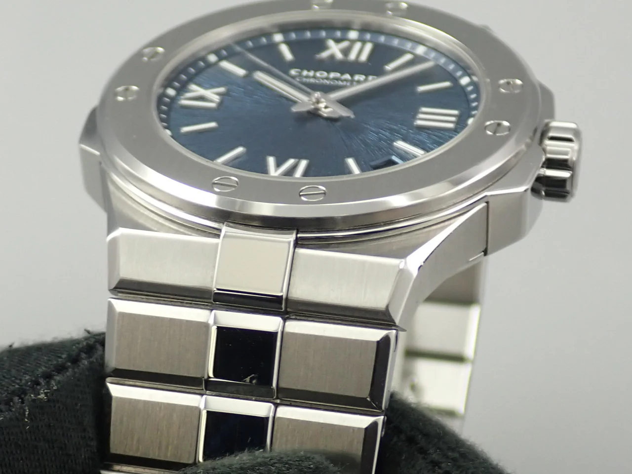 ショパール アルパインイーグル41 Ref.298600-3001 ブルー文字盤 中古 397A3W6V - Image 6
