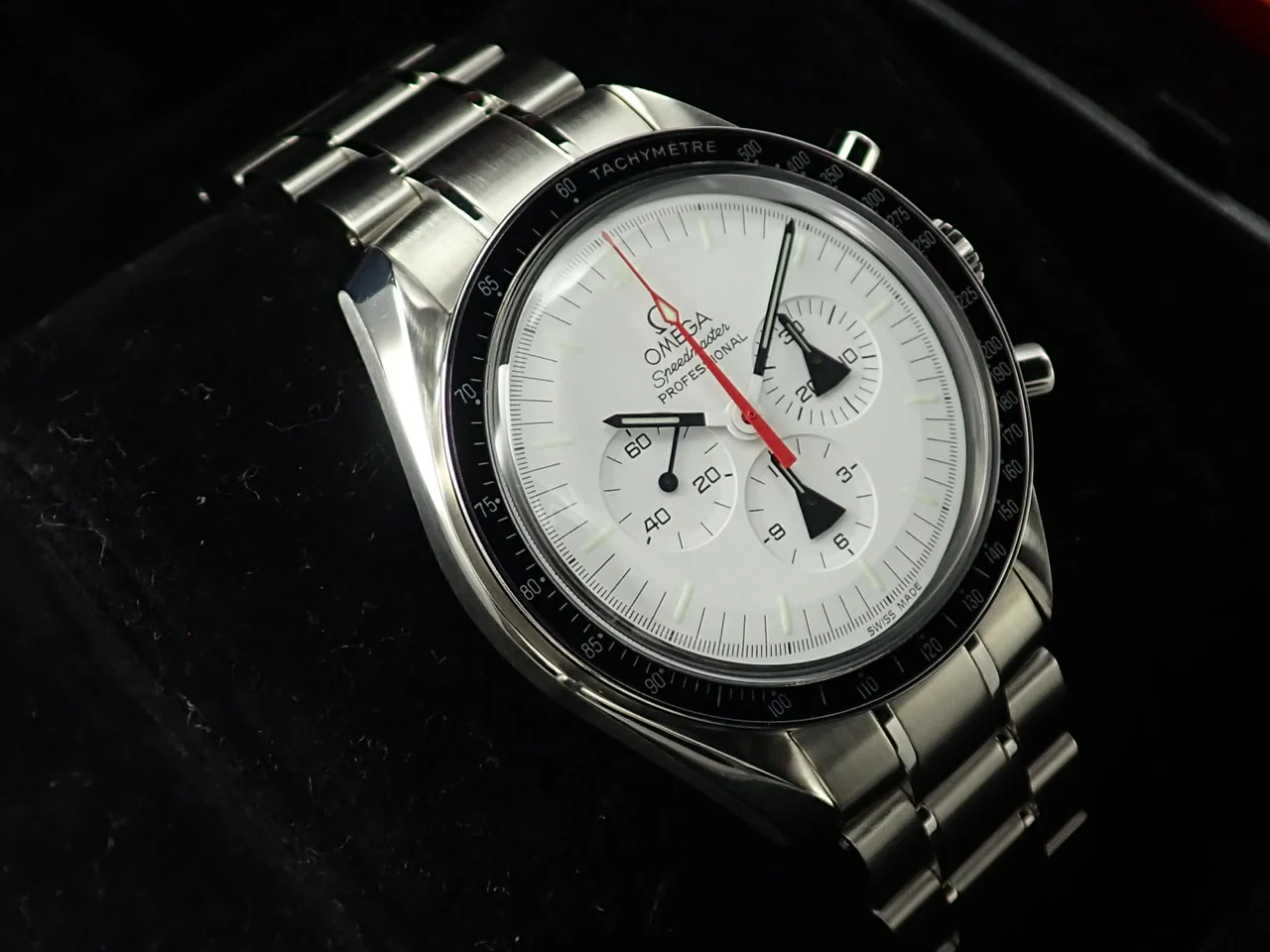 オメガ スピードマスター アラスカプロジェクト Ref.311.32.42.30.04.001 ホワイト文字盤 美品 4J16X341 - Image 4