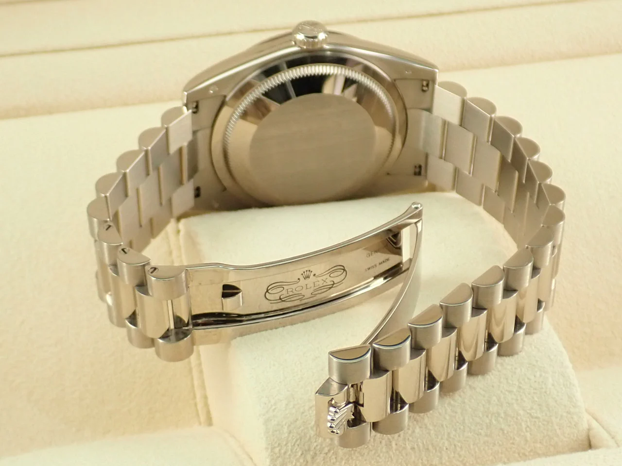 ロレックス デイデイト36 Ref.118239 ホワイトゴールド チェリー文字盤 - Image 8