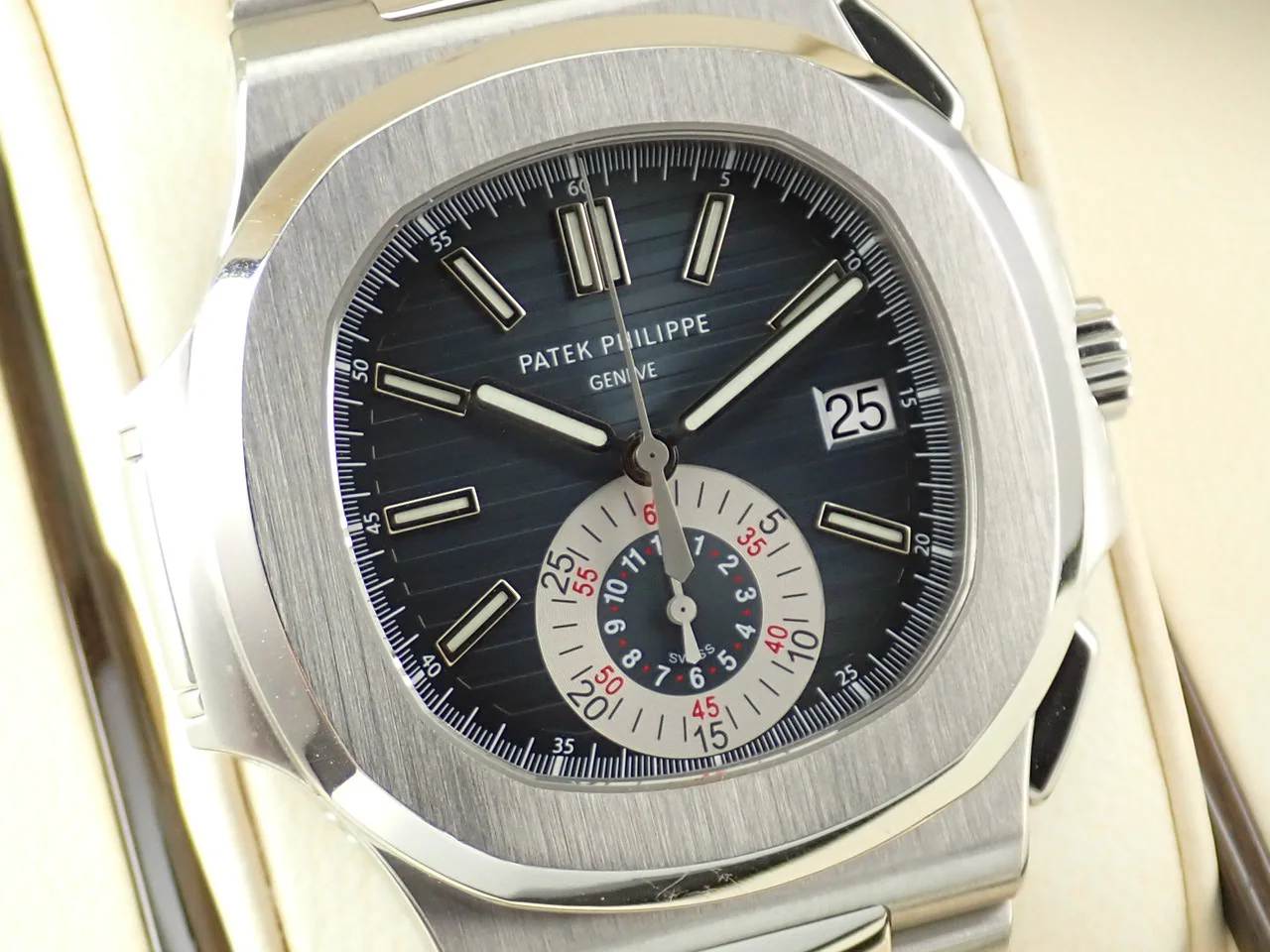 パテックフィリップ ノーチラス クロノグラフ Ref.5980/1A-001 ステンレススチール ブルー文字盤 - Image 3