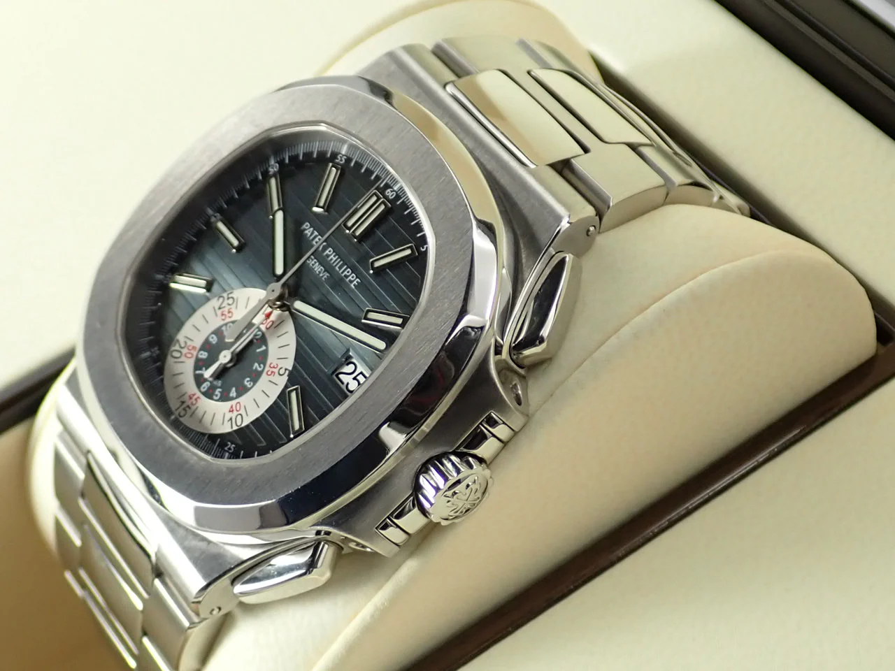 パテックフィリップ ノーチラス クロノグラフ Ref.5980/1A-001 ステンレススチール ブルー文字盤 - Image 4