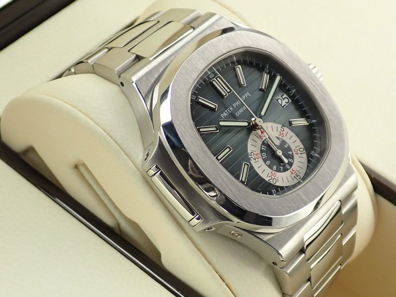 パテックフィリップ ノーチラス クロノグラフ Ref.5980/1A-001 ステンレススチール ブルー文字盤 - Image 5