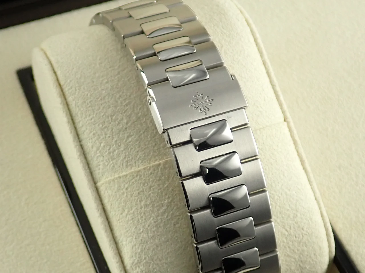 パテックフィリップ ノーチラス Ref.5711/1A-010 ステンレススチール ブルー文字盤 - Image 7