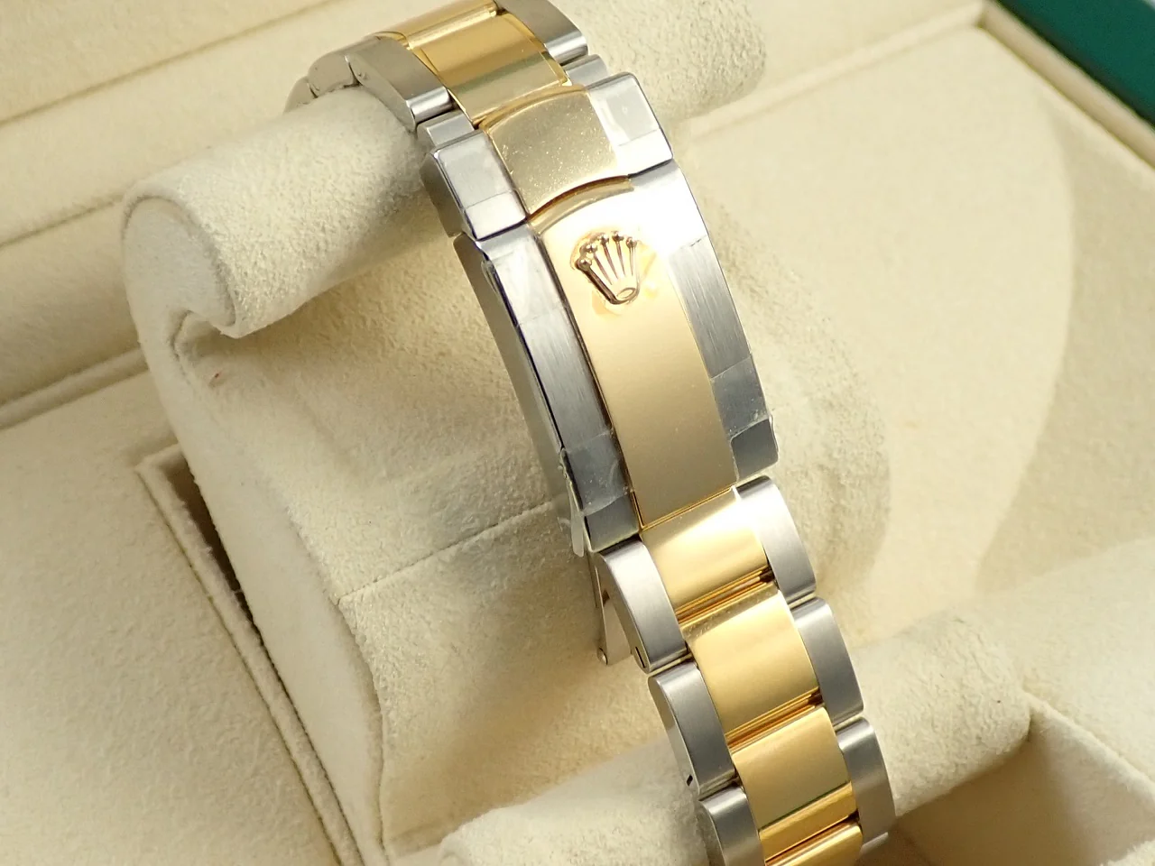 ロレックス デイトジャスト41 Ref.126333 ステンレススチール/イエローゴールド ブラック文字盤 オイスターブレスレット - Image 6