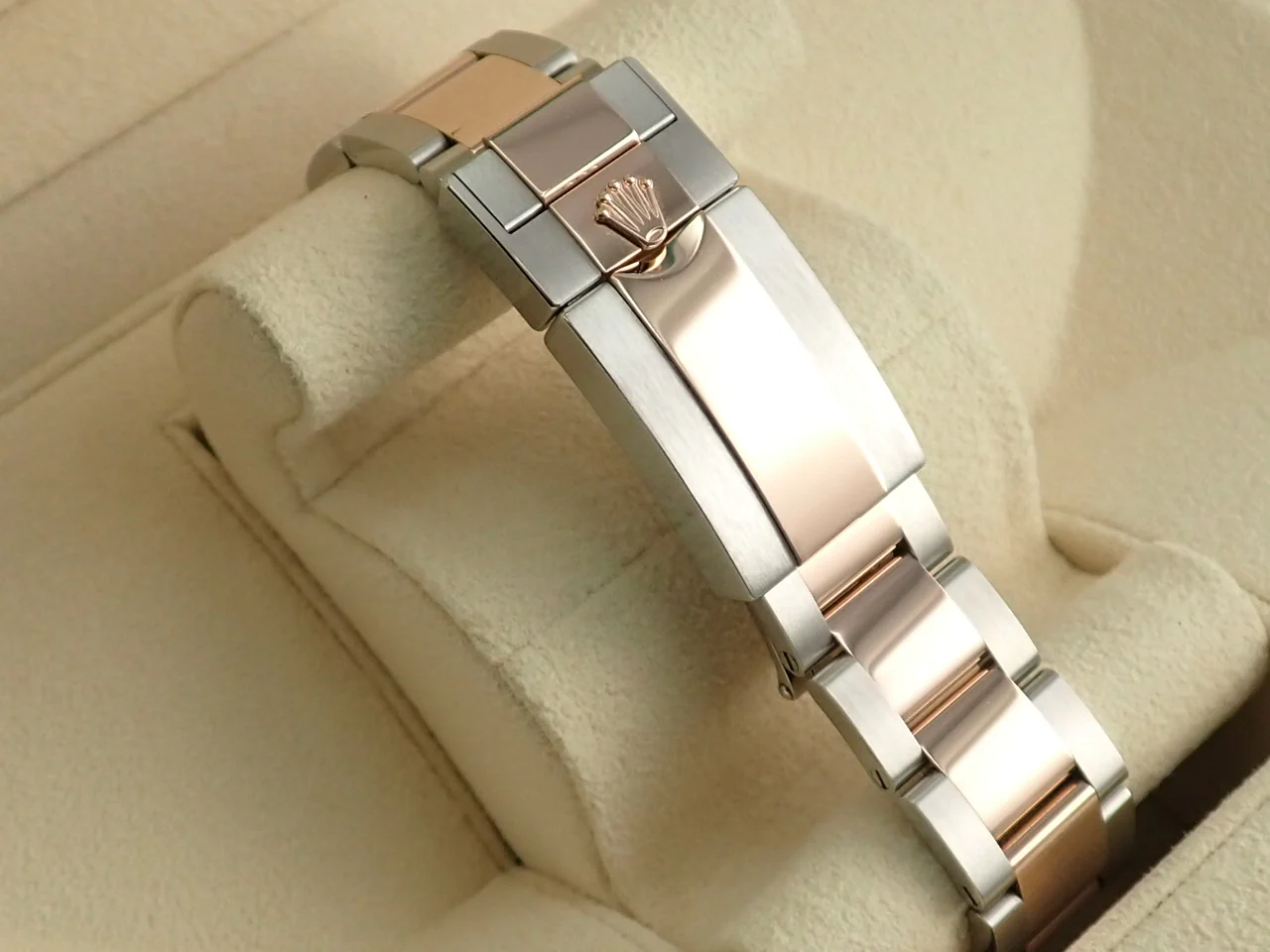 ロレックス GMTマスターII Ref.126711CHNR ステンレススチール/エバーローズゴールド ブラック文字盤 オイスターブレスレット オイスターブレスレット - Image 7