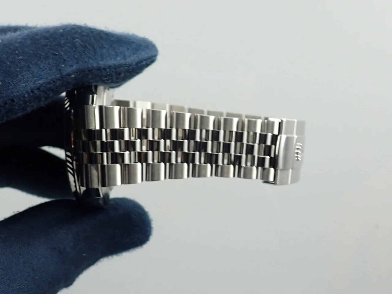 ロレックス デイトジャスト41 Ref.126334G ステンレススチール/ホワイトゴールド ブライトブルー文字盤 ジュビリーブレスレット 中古 6ZAMAS0W - Image 9