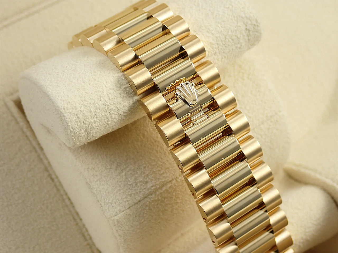 ロレックス デイデイト40 Ref.228238 イエローゴールド シルバー文字盤 - Image 6