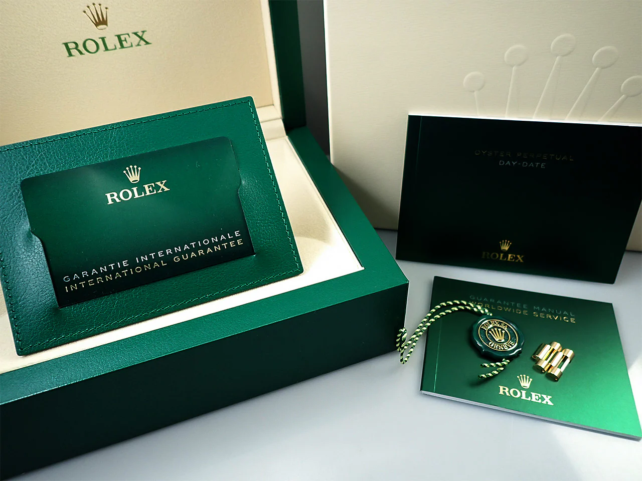 ロレックス デイデイト40 Ref.228238 イエローゴールド シルバー文字盤 - Image 8