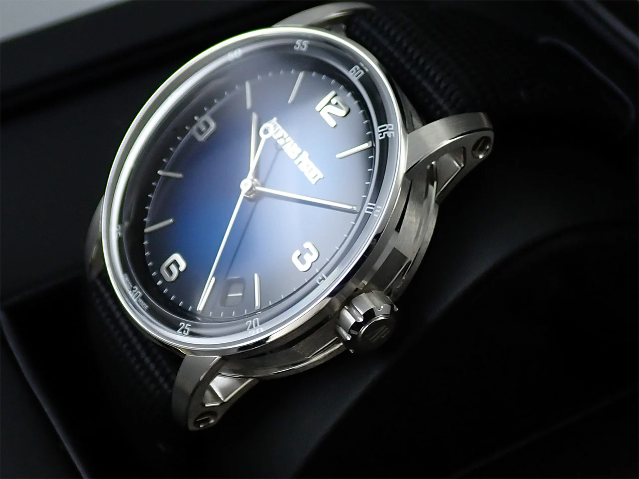 オーデマピゲ CODE 11.59 バイ オーデマ ピゲ Ref.15210BC.OO.A002KB.01 ホワイトゴールド スモークブルーラッカー文字盤 - Image 5