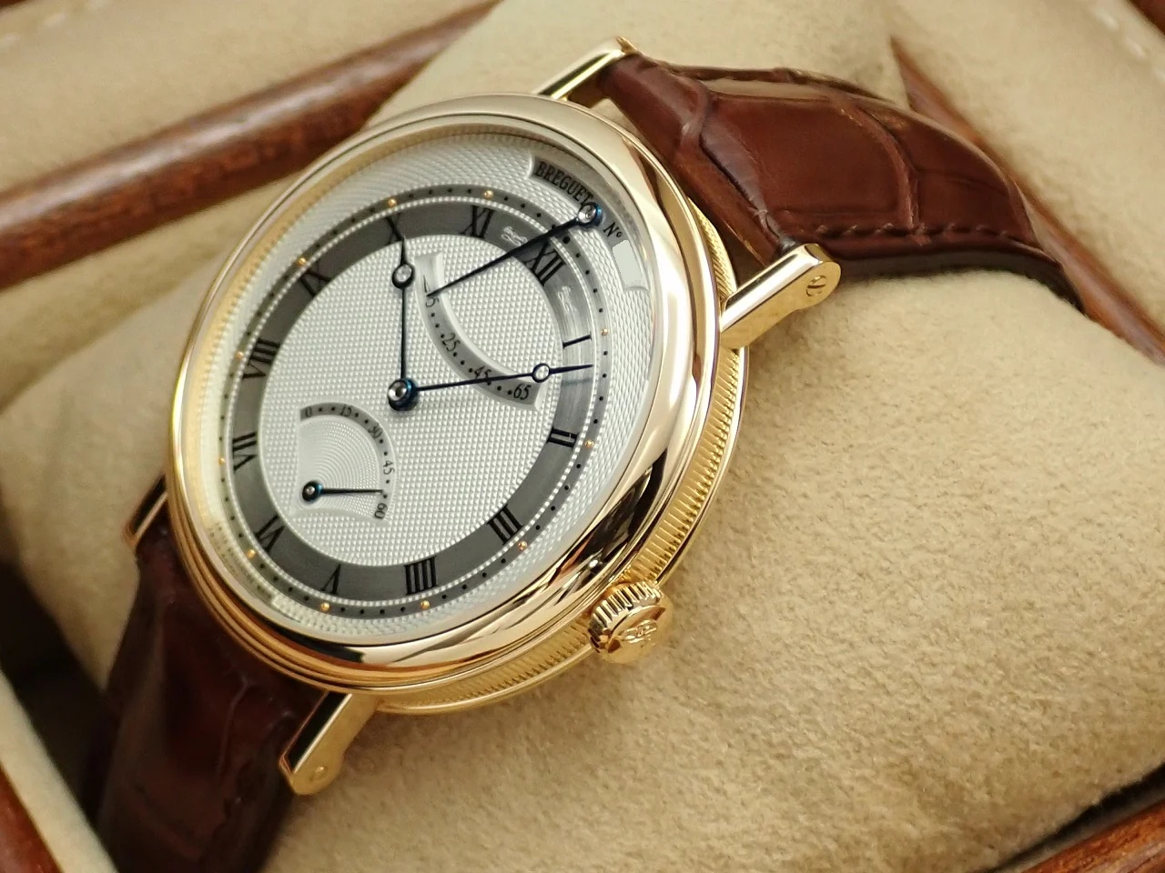 ブレゲ クラシック Ref.5207BA/12/9V6 シルバー文字盤 中古 7ZW4ZFUS - Image 4