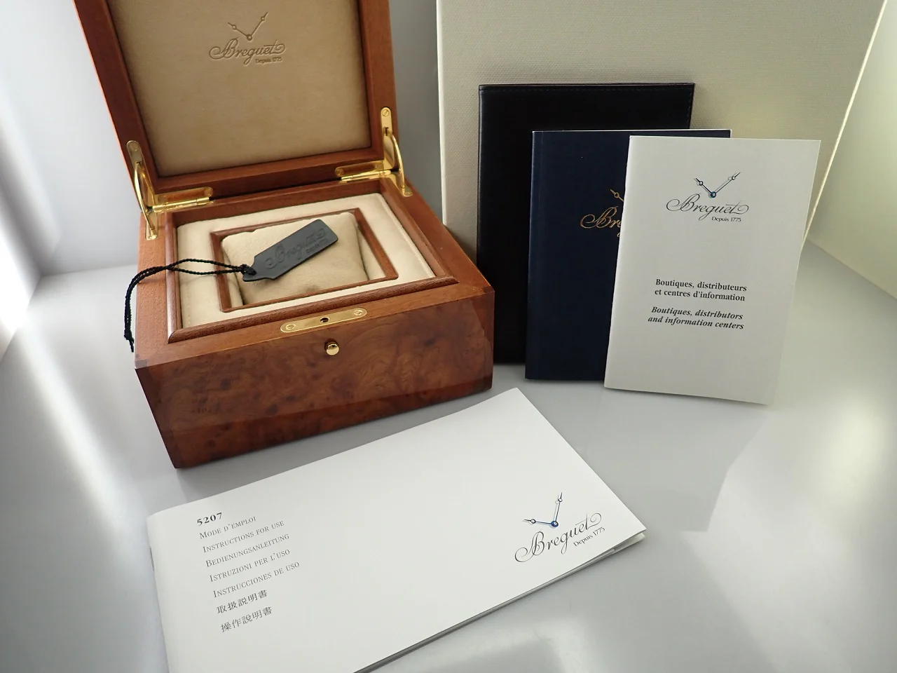 ブレゲ クラシック Ref.5207BA/12/9V6 シルバー文字盤 中古 7ZW4ZFUS - Image 9