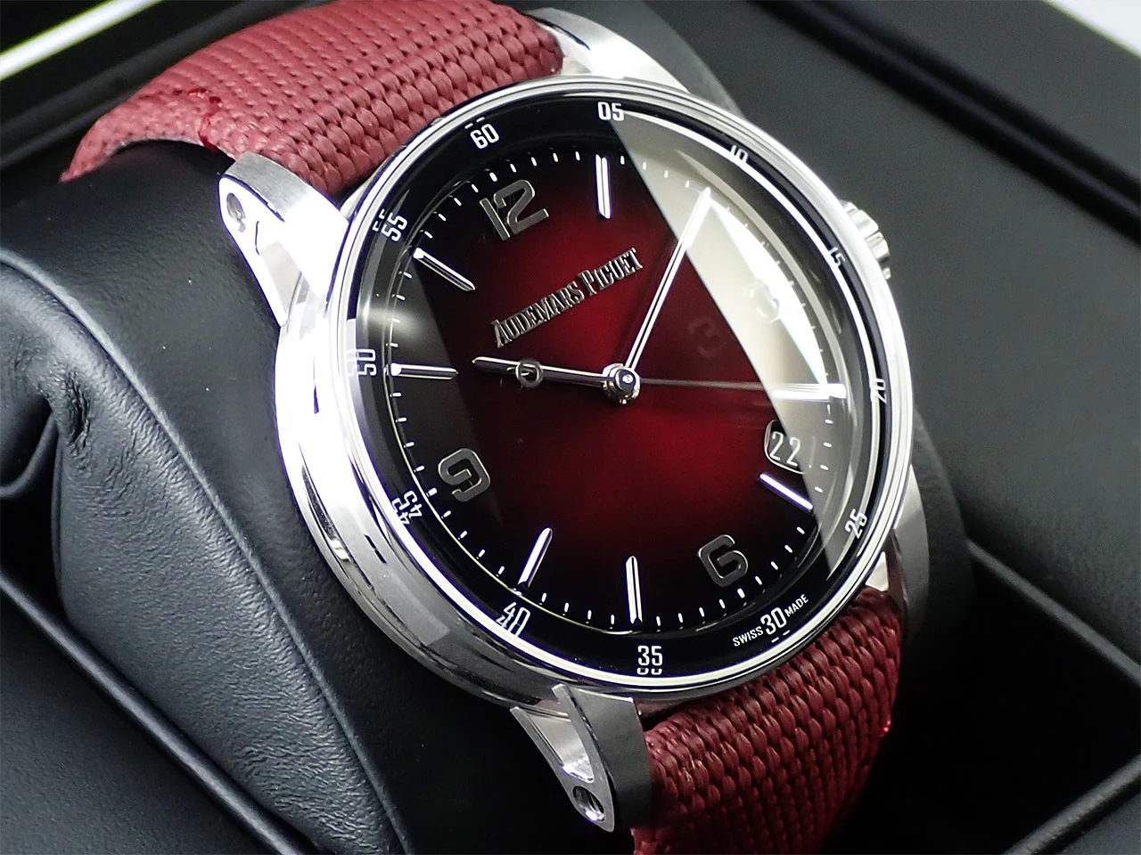 オーデマピゲ CODE 11.59 バイ オーデマ ピゲ Ref.15210BC.OO.A500KB.01 ホワイトゴールド スモークバーガンディーラッカー文字盤 - Image 4