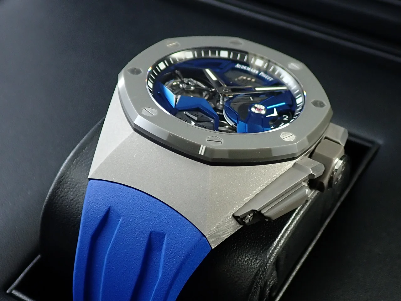 オーデマピゲ ロイヤルオーク コンセプト フライング トゥールビヨン GMT Ref.26589IO.OO.D030CA.01 チタン ブルー文字盤 - Image 6