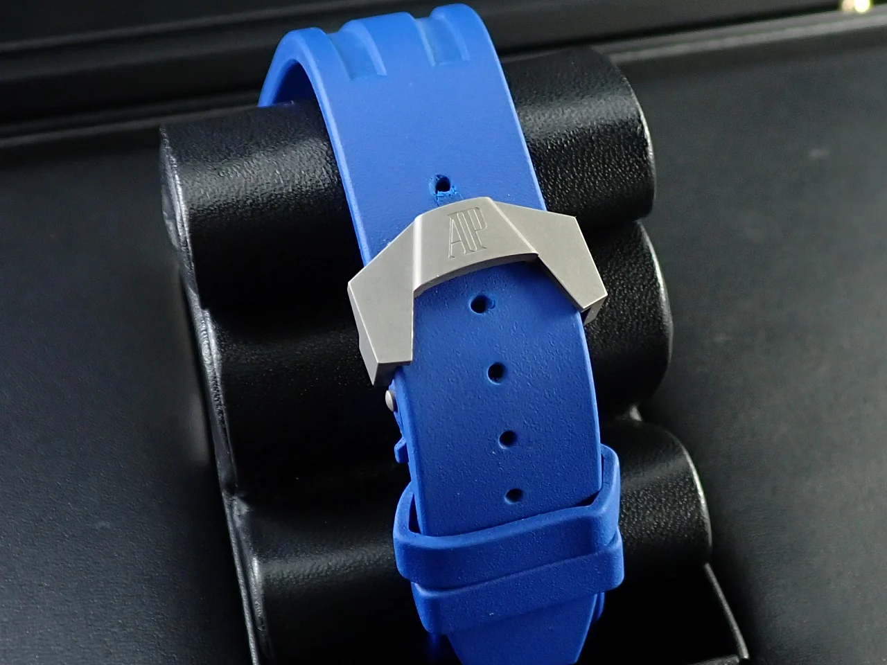 オーデマピゲ ロイヤルオーク コンセプト フライング トゥールビヨン GMT Ref.26589IO.OO.D030CA.01 チタン ブルー文字盤 - Image 8