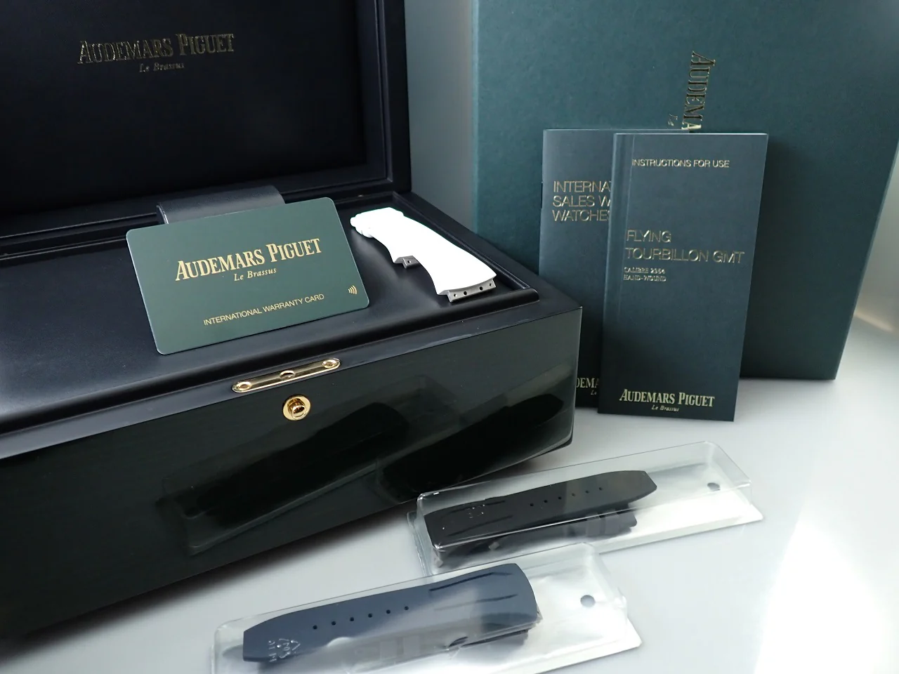 オーデマピゲ ロイヤルオーク コンセプト フライング トゥールビヨン GMT Ref.26589IO.OO.D030CA.01 チタン ブルー文字盤 - Image 9