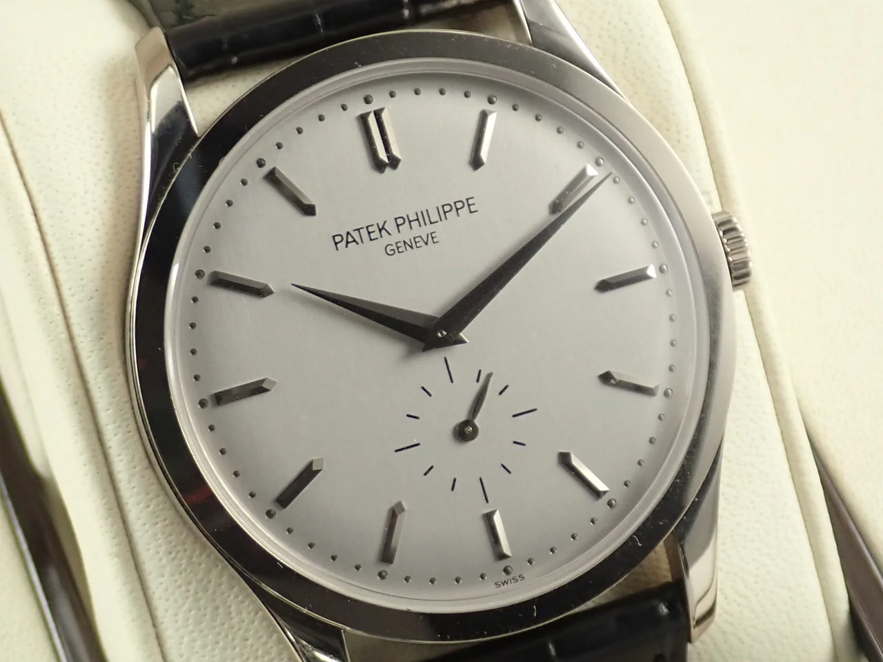 パテックフィリップ カラトラバ Ref.5196G-001 ホワイトゴールド シルバー文字盤 - Image 3