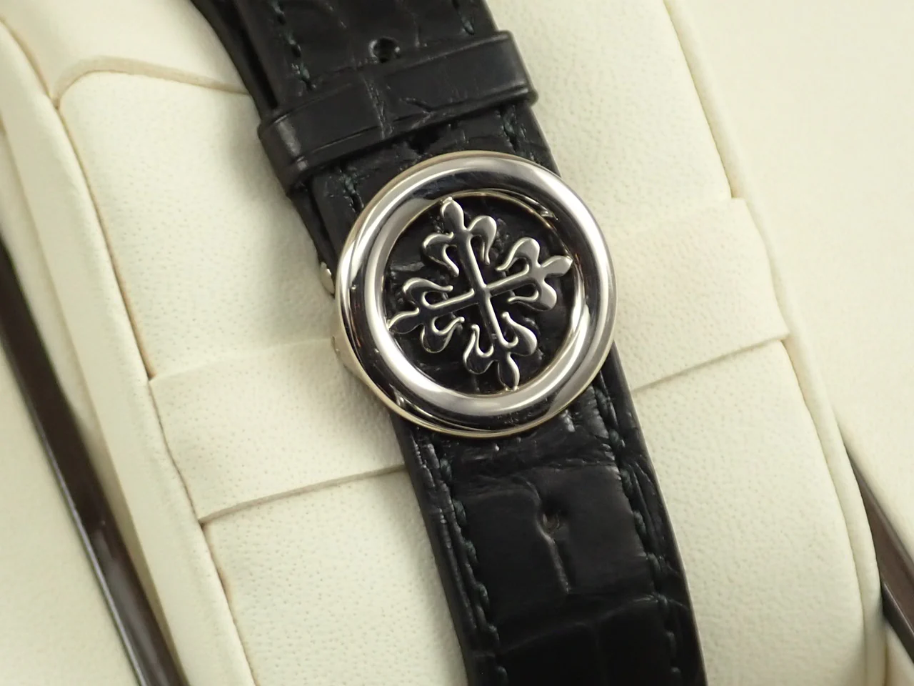 パテックフィリップ カラトラバ Ref.5196G-001 ホワイトゴールド シルバー文字盤 - Image 7