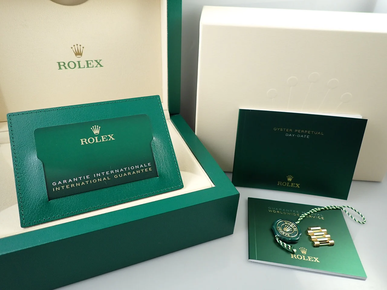 ロレックス デイデイト40 Ref.228238 イエローゴールド シルバー文字盤 - Image 10