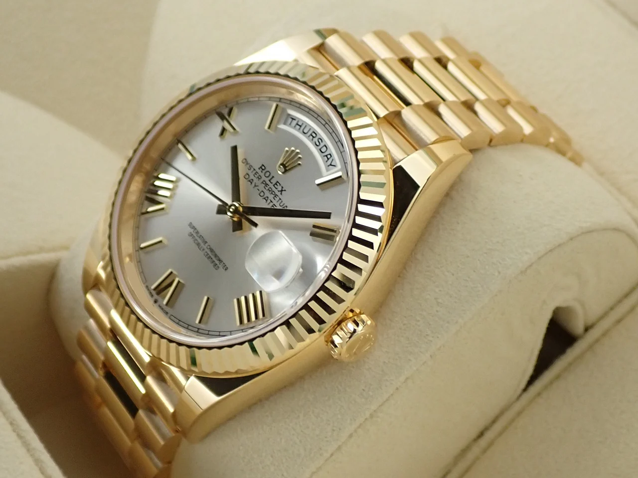 ロレックス デイデイト40 Ref.228238 イエローゴールド シルバー文字盤 - Image 4
