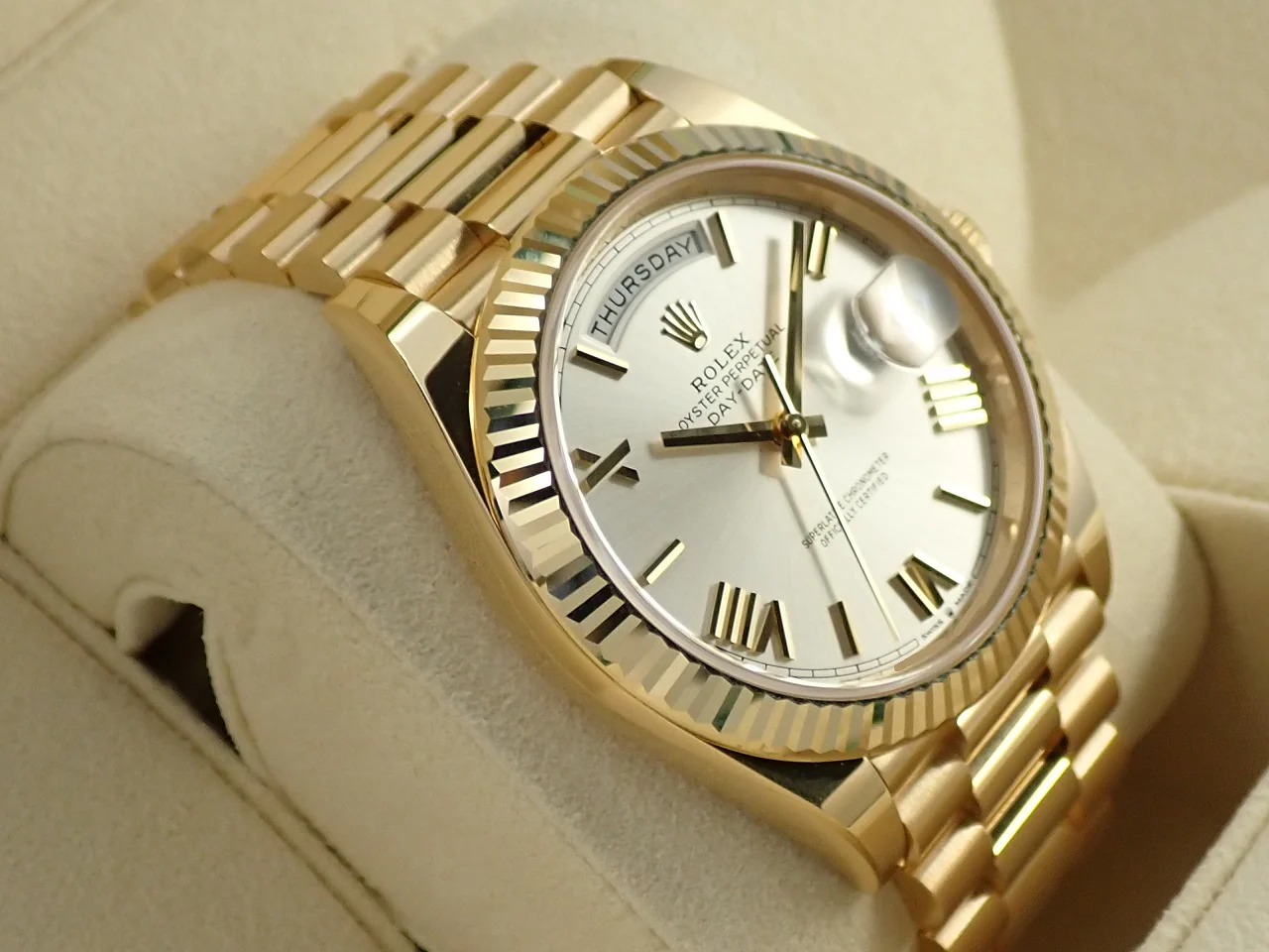 ロレックス デイデイト40 Ref.228238 イエローゴールド シルバー文字盤 - Image 5