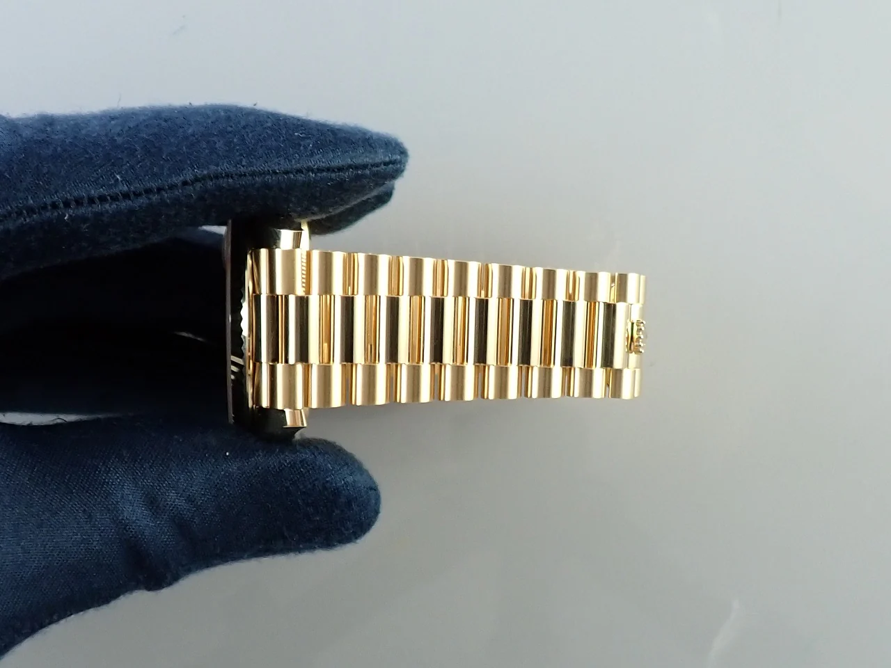 ロレックス デイデイト40 Ref.228238 イエローゴールド シルバー文字盤 - Image 9