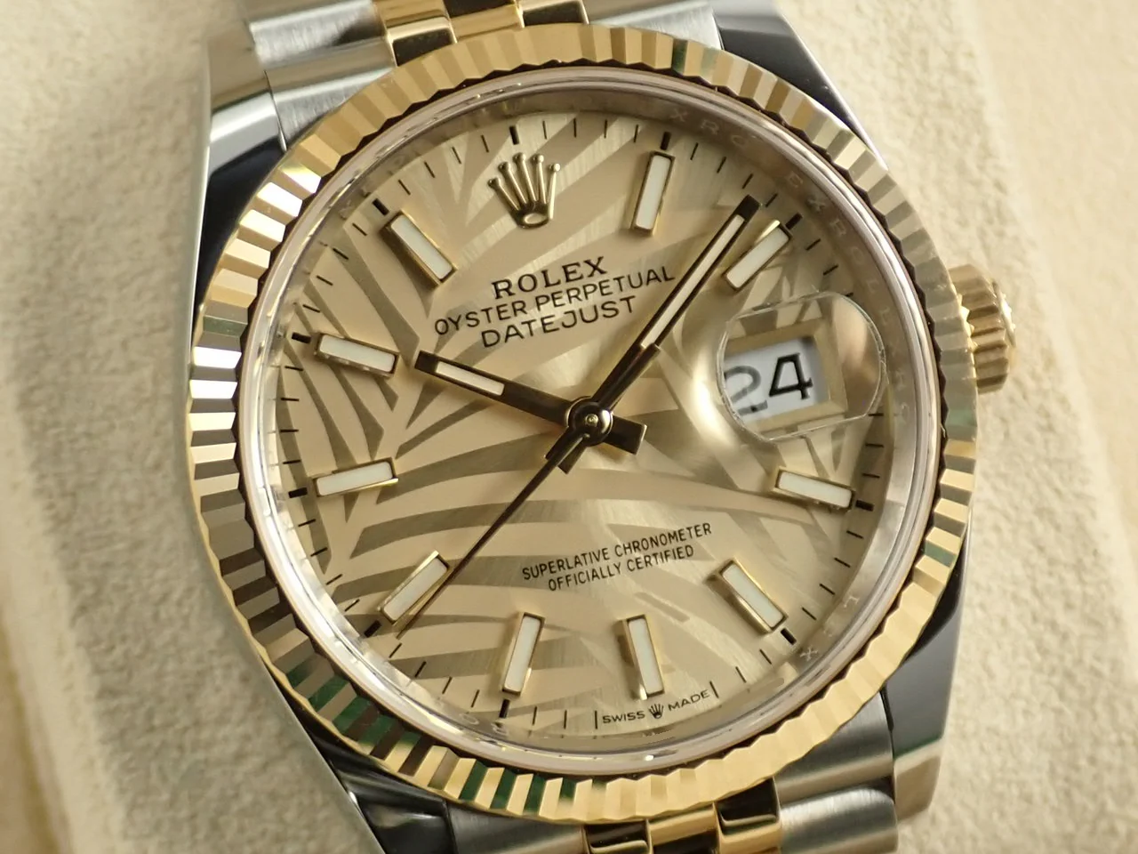 ロレックス デイトジャスト36 Ref.126233 ステンレススチール/イエローゴールド ゴールデン文字盤 ジュビリーブレスレット 中古 9R3F1YVC - Image 3