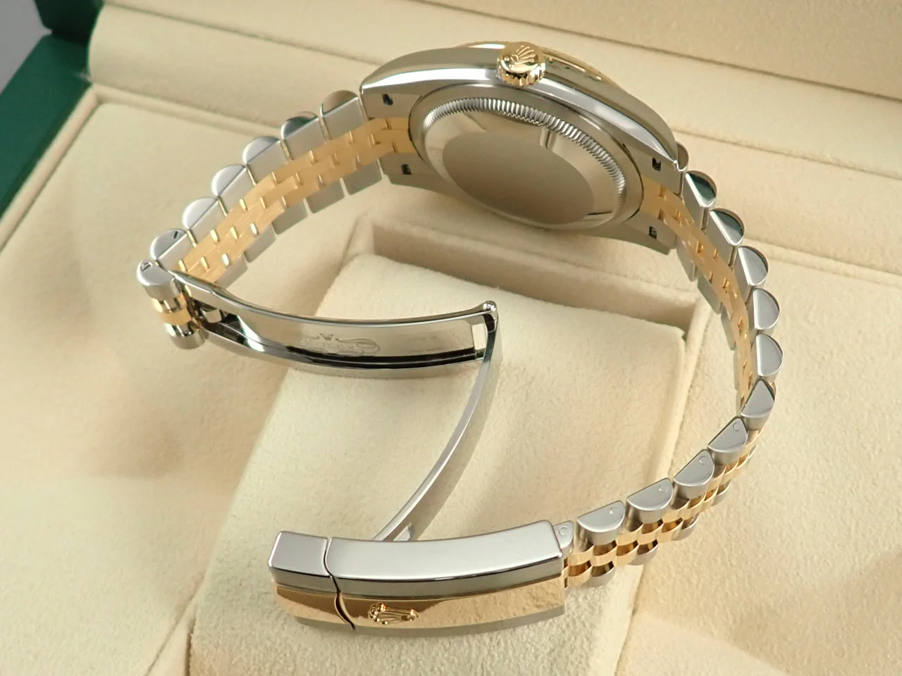 ロレックス デイトジャスト36 Ref.126233 ステンレススチール/イエローゴールド ゴールデン文字盤 ジュビリーブレスレット 中古 9R3F1YVC - Image 7