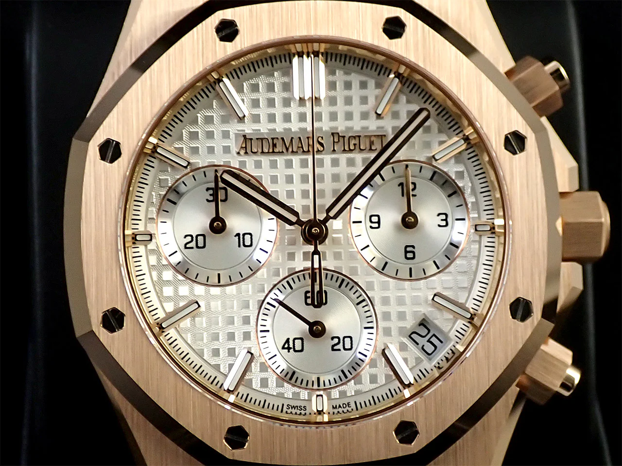 オーデマピゲ ロイヤルオーク クロノグラフ 50周年記念 Ref.26240OR.OO.1320OR.03 ピンクゴールド シルバー文字盤 - Image 3