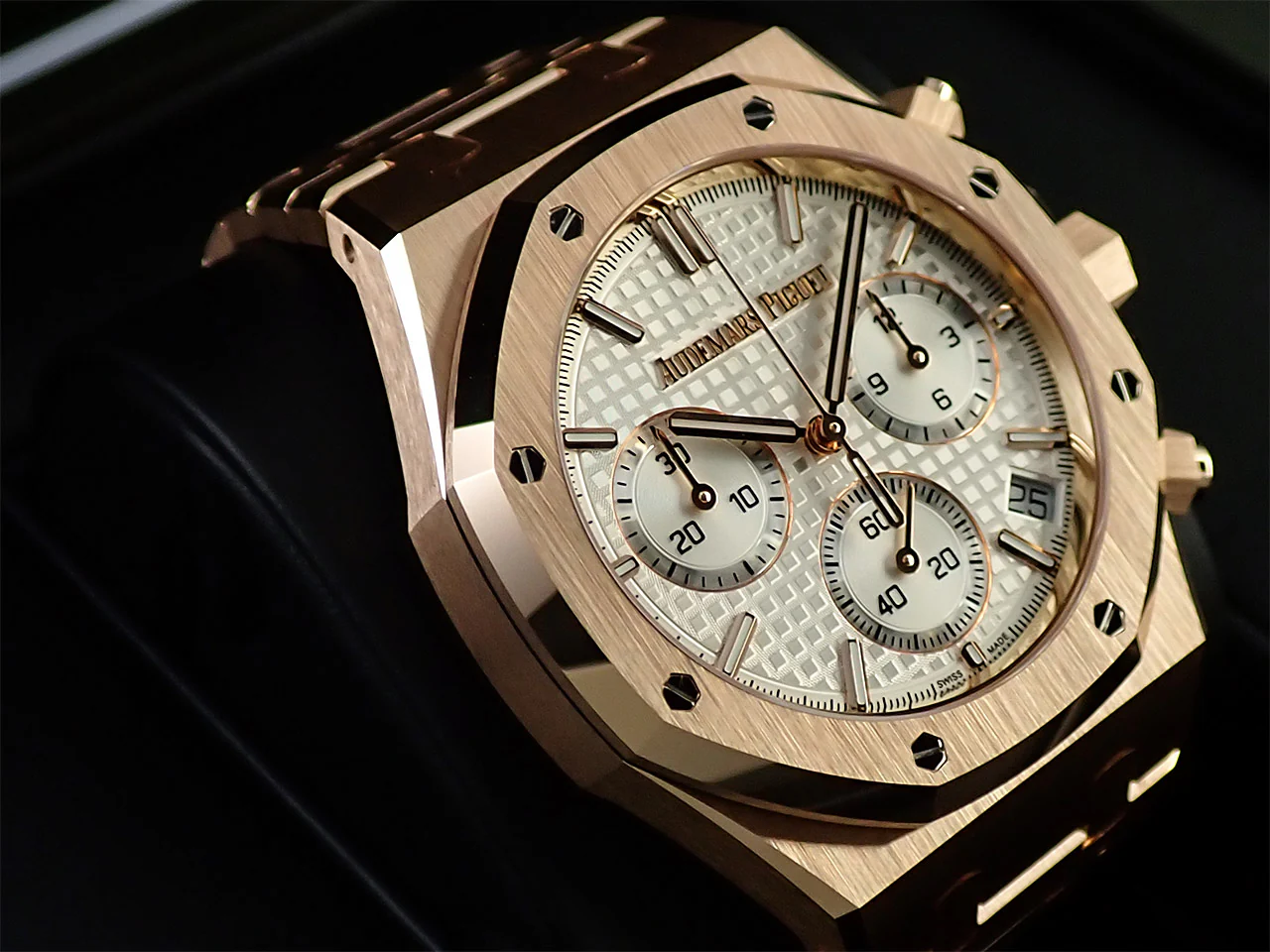 オーデマピゲ ロイヤルオーク クロノグラフ 50周年記念 Ref.26240OR.OO.1320OR.03 ピンクゴールド シルバー文字盤 - Image 4