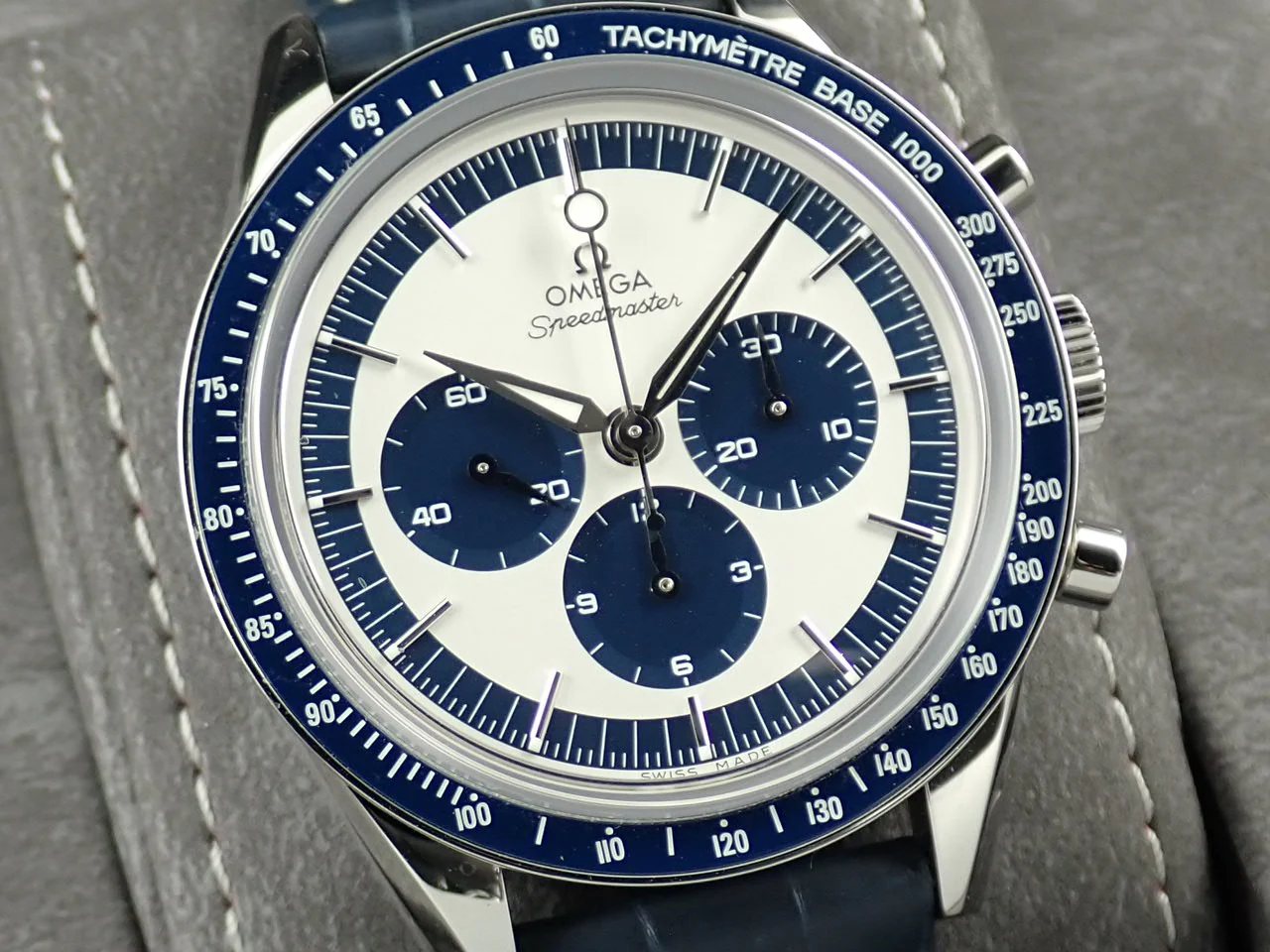 オメガ スピードマスター ムーンウォッチ CK2998 Ref.311.33.40.30.02.001 シルバー文字盤 美品 CM61T11S - Image 3